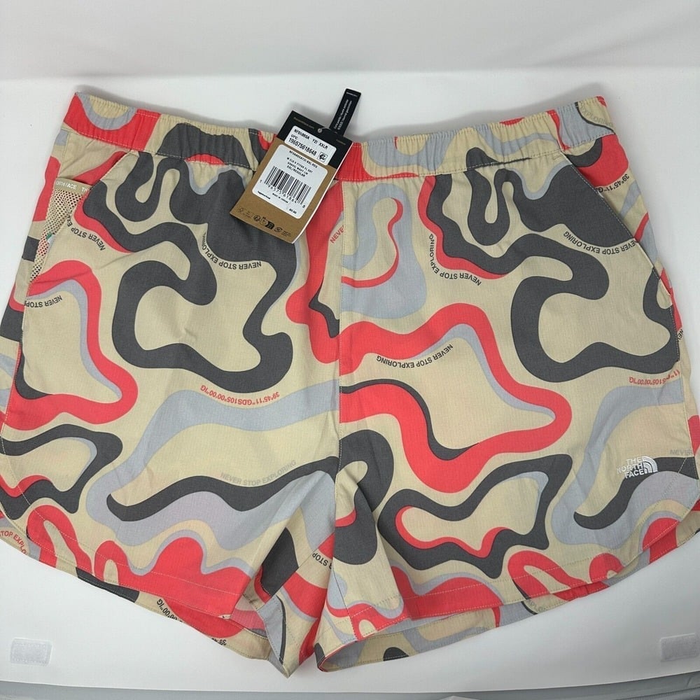 The North Face Women's Class V Pathfinder Pull-On Shorts Gravel Wavy Lines XXL
