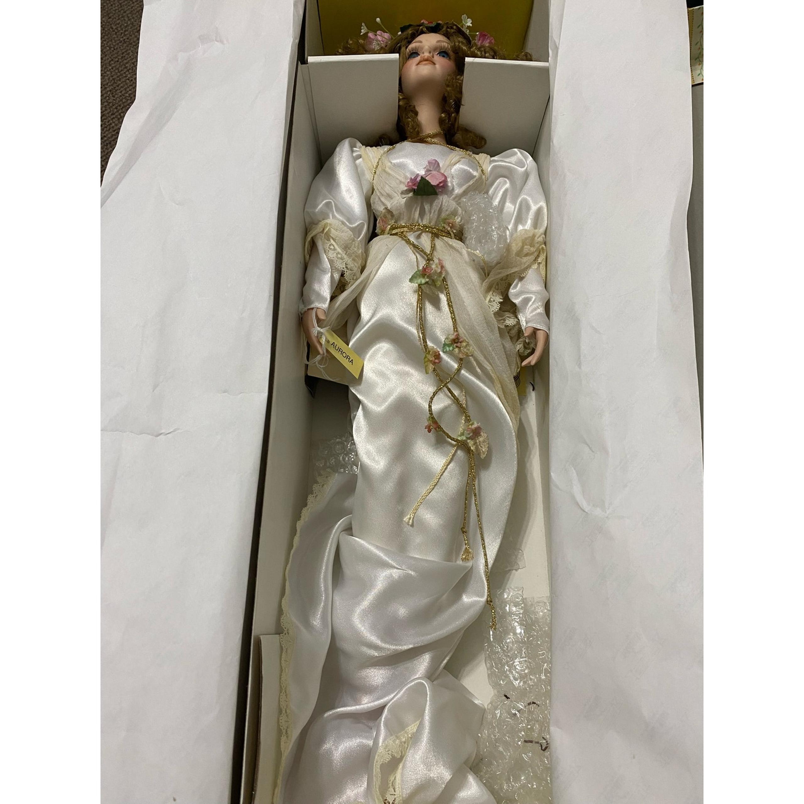Seymour Mann Aurora Bridal Porcelain Doll A Connoisseur Collection
