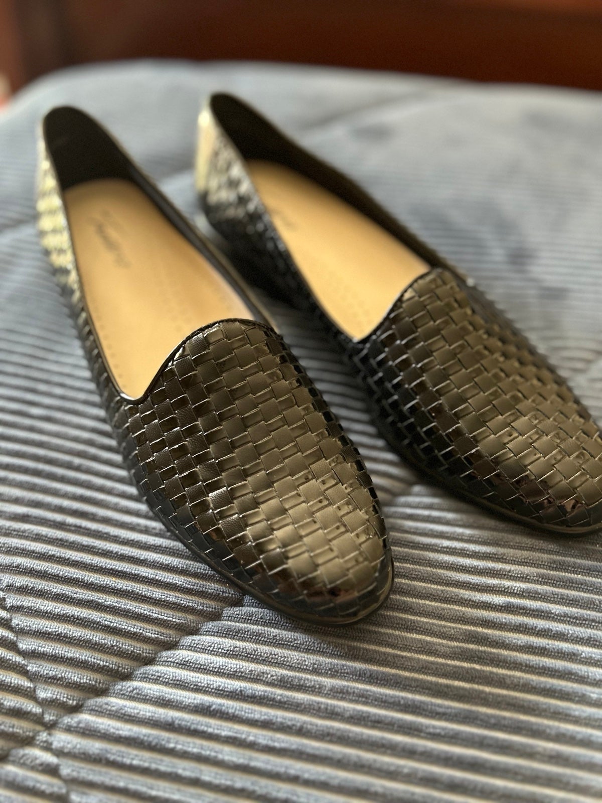 Trotters Black “Liz” Loafer
