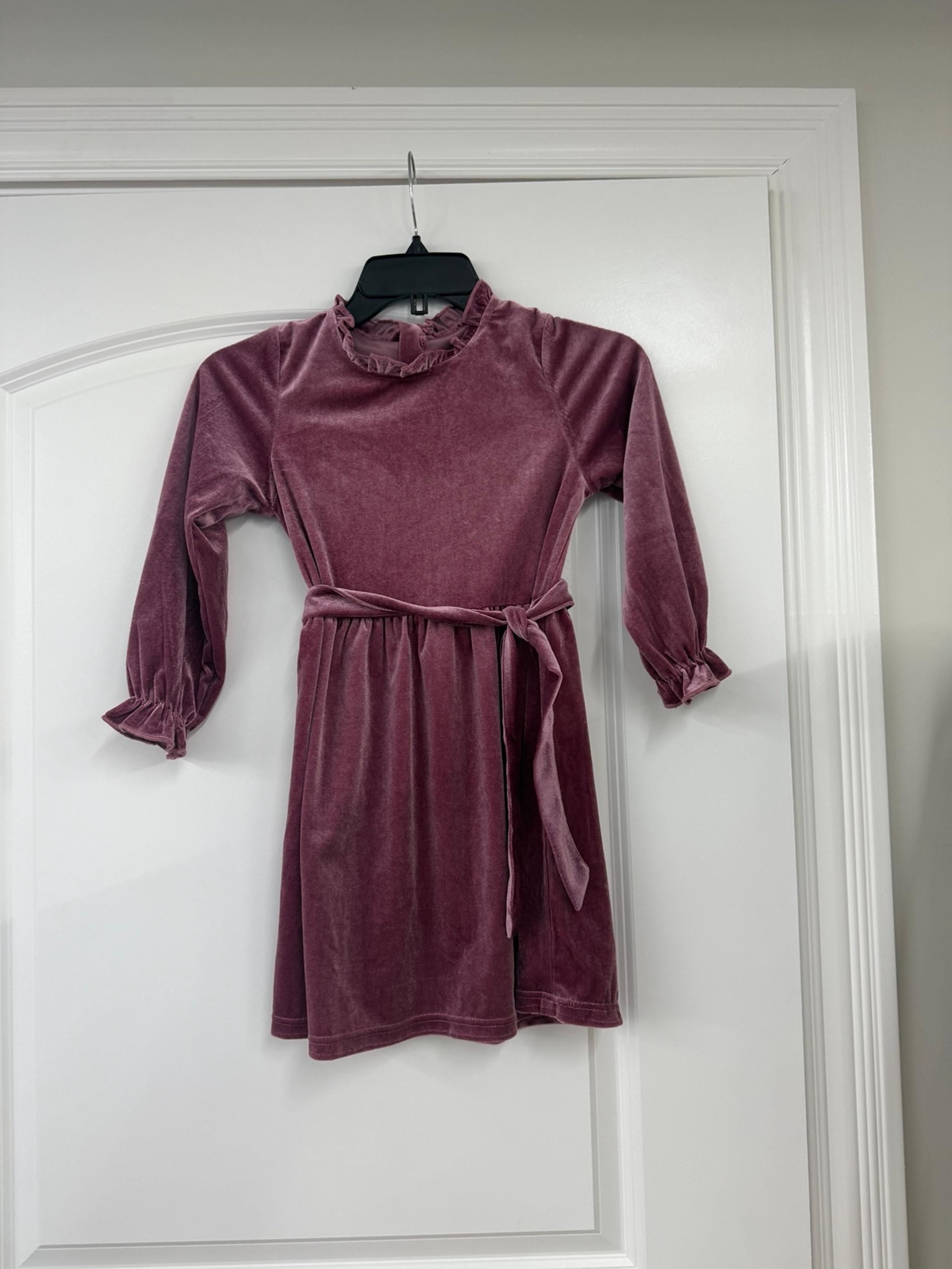 shein children’s girls pink dress.