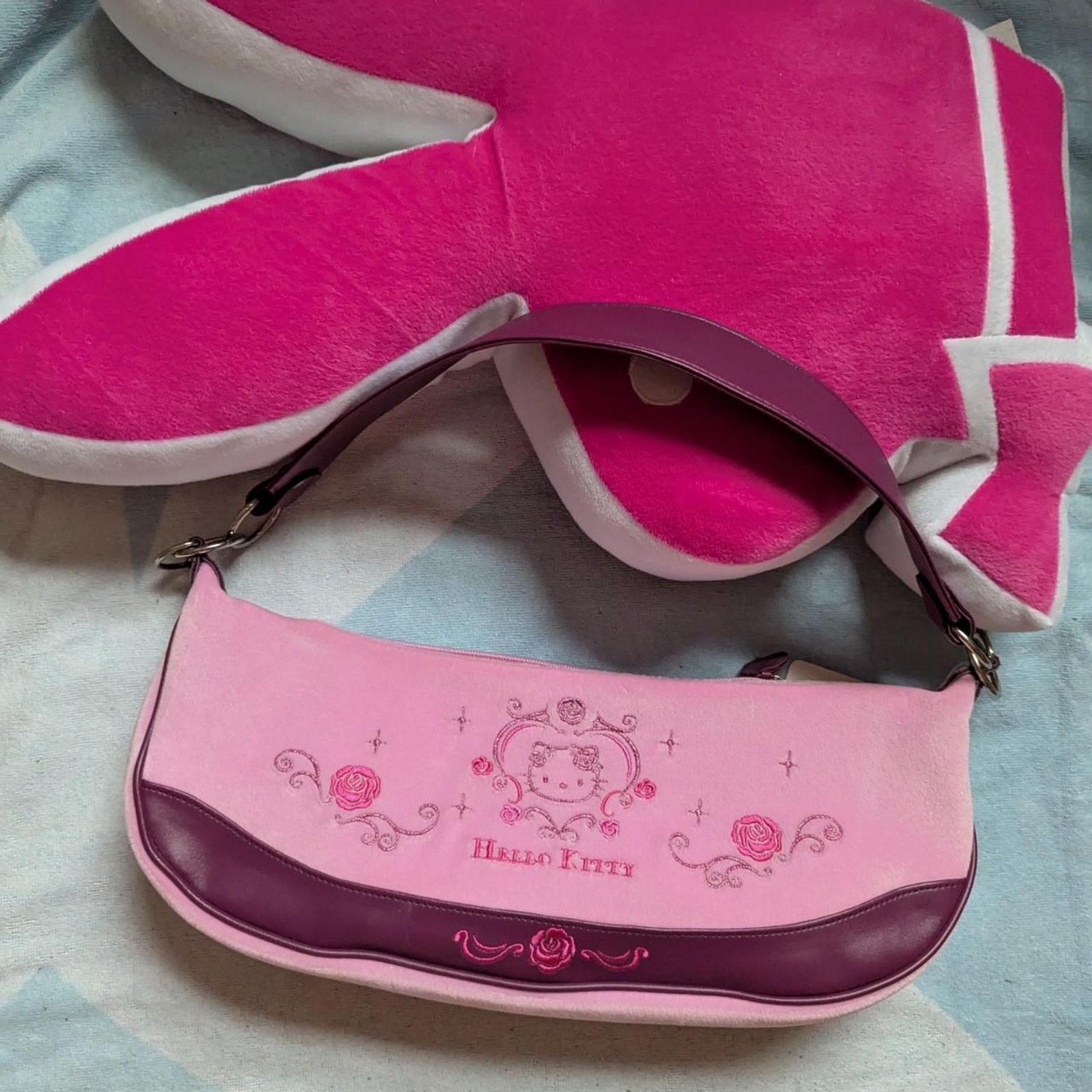 hello kitty pink purse 2006