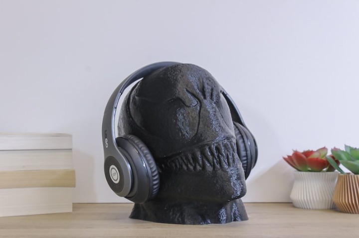 Venom V2 Headphone Stand and Holder_Gaming Room Decor_Office_Desktop_Paintable