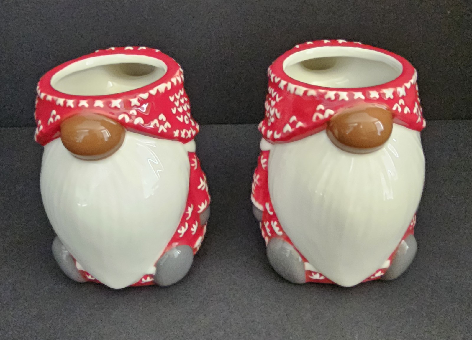 Pottery Barn Set of 2 Coffee Cups Mugs Gnome Christmas Holiday Red Sweater, 13oz