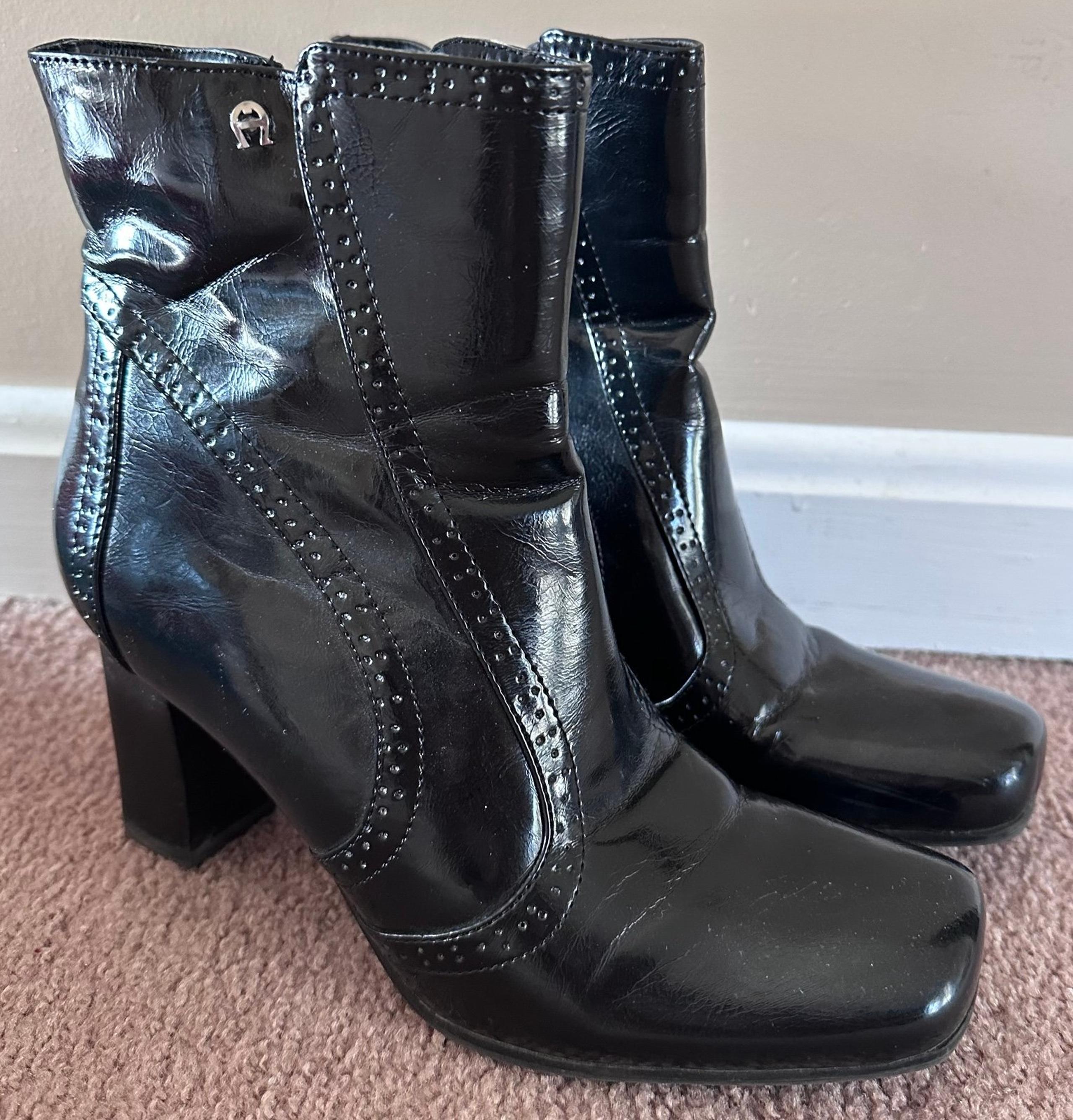 Women’s Vintage Etienne Aigner Black Booties Ankle Boots Square Toe High Heel 8
