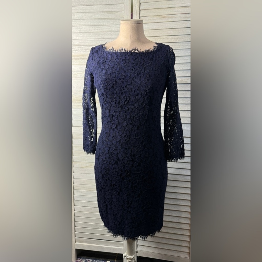 Diane Avon Furstenberg Elegant Navy Lace Dress. Size 6. Excellent Condition