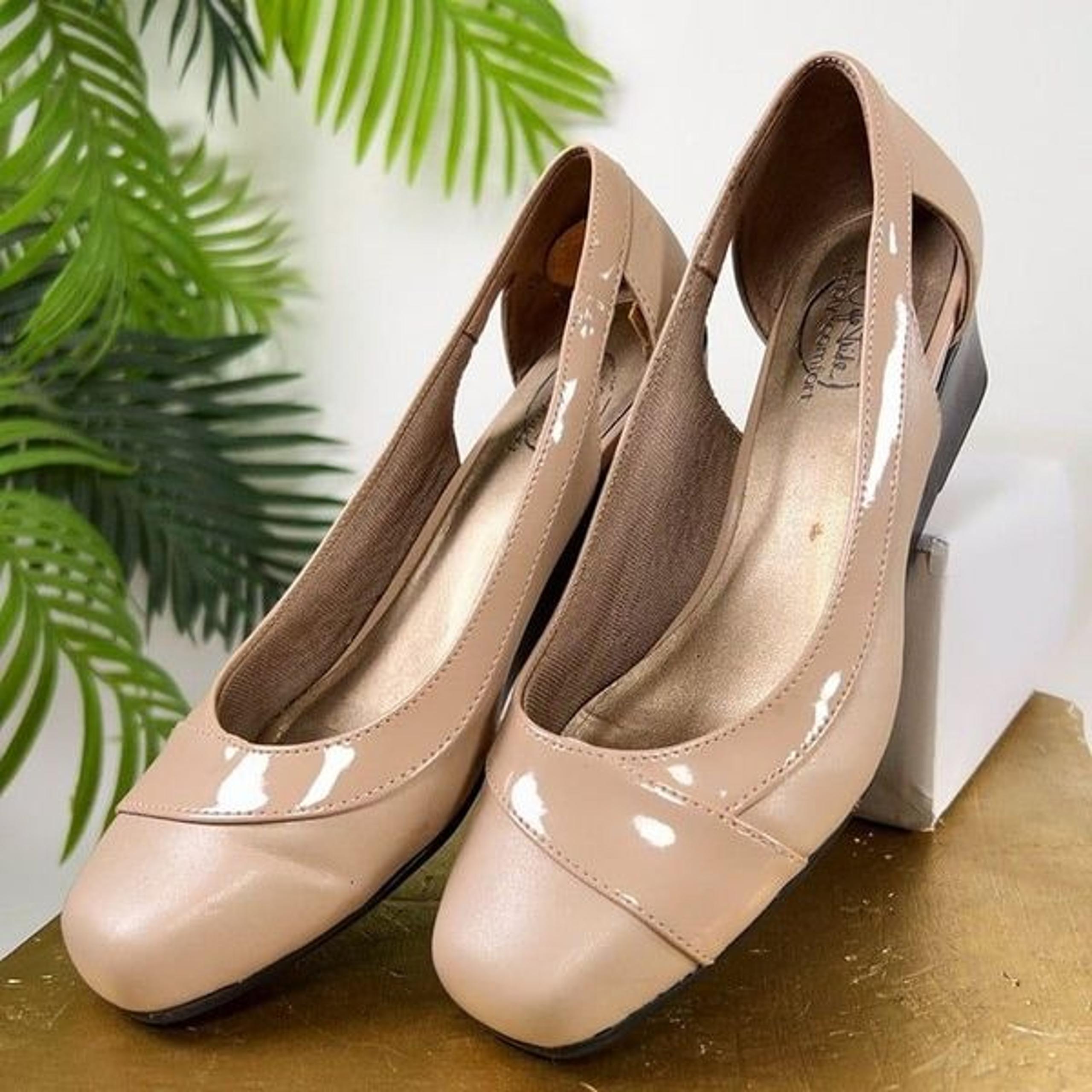 Women's Nude Beige Classy Comfort Wedged Slip-On Coquette Dress Heels / 6.5