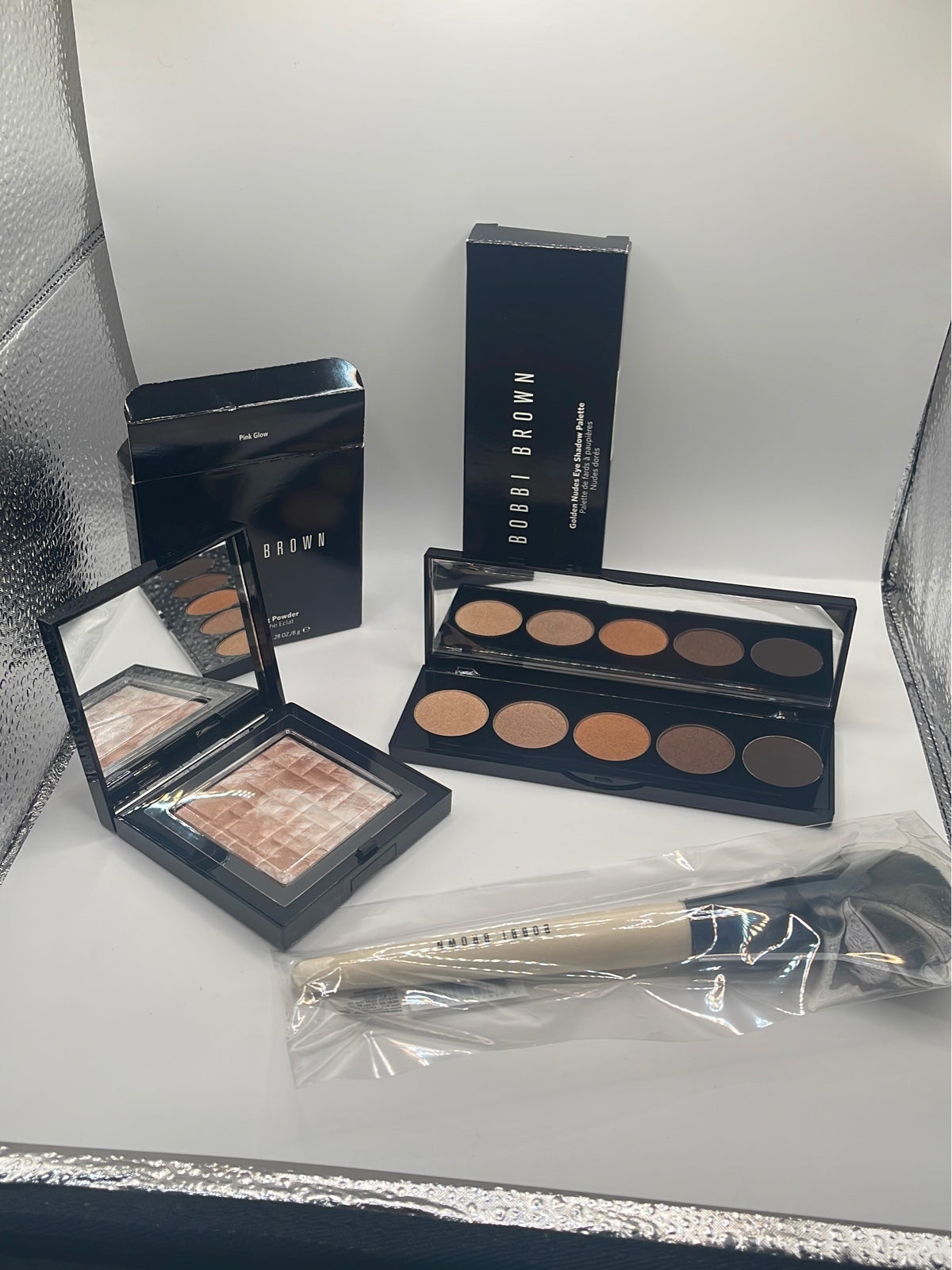 Bobbi Brown Highlighter / Bobbi Brown Brush and Boobi Brown eye shadow palette