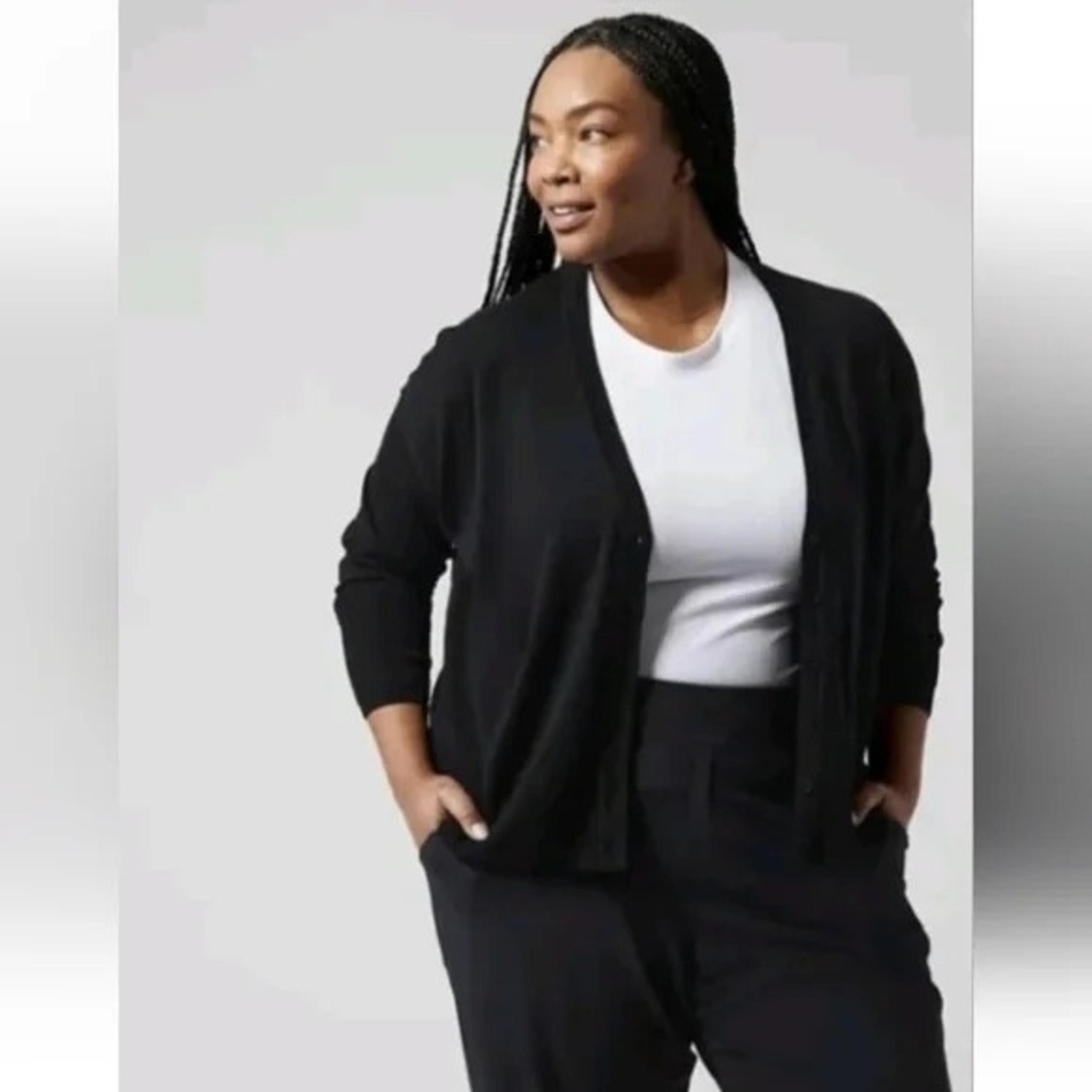 Athleta Light Weight Cardigan in Black Plus Size 2X
