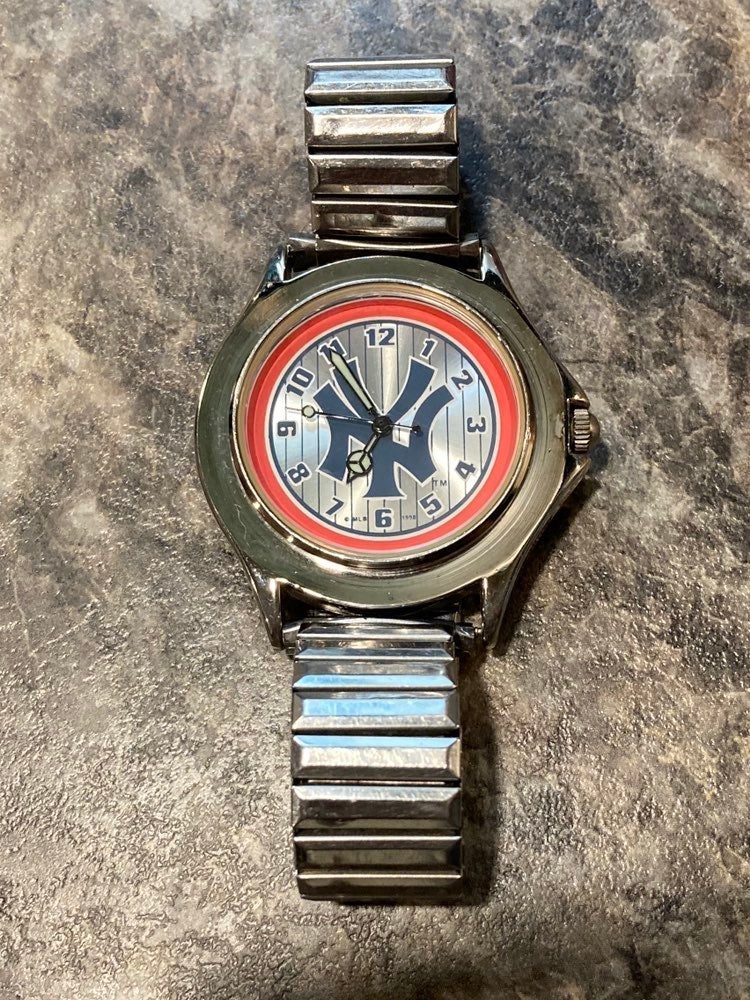RARE Vintage 1998 NY Yankees Rare Watch