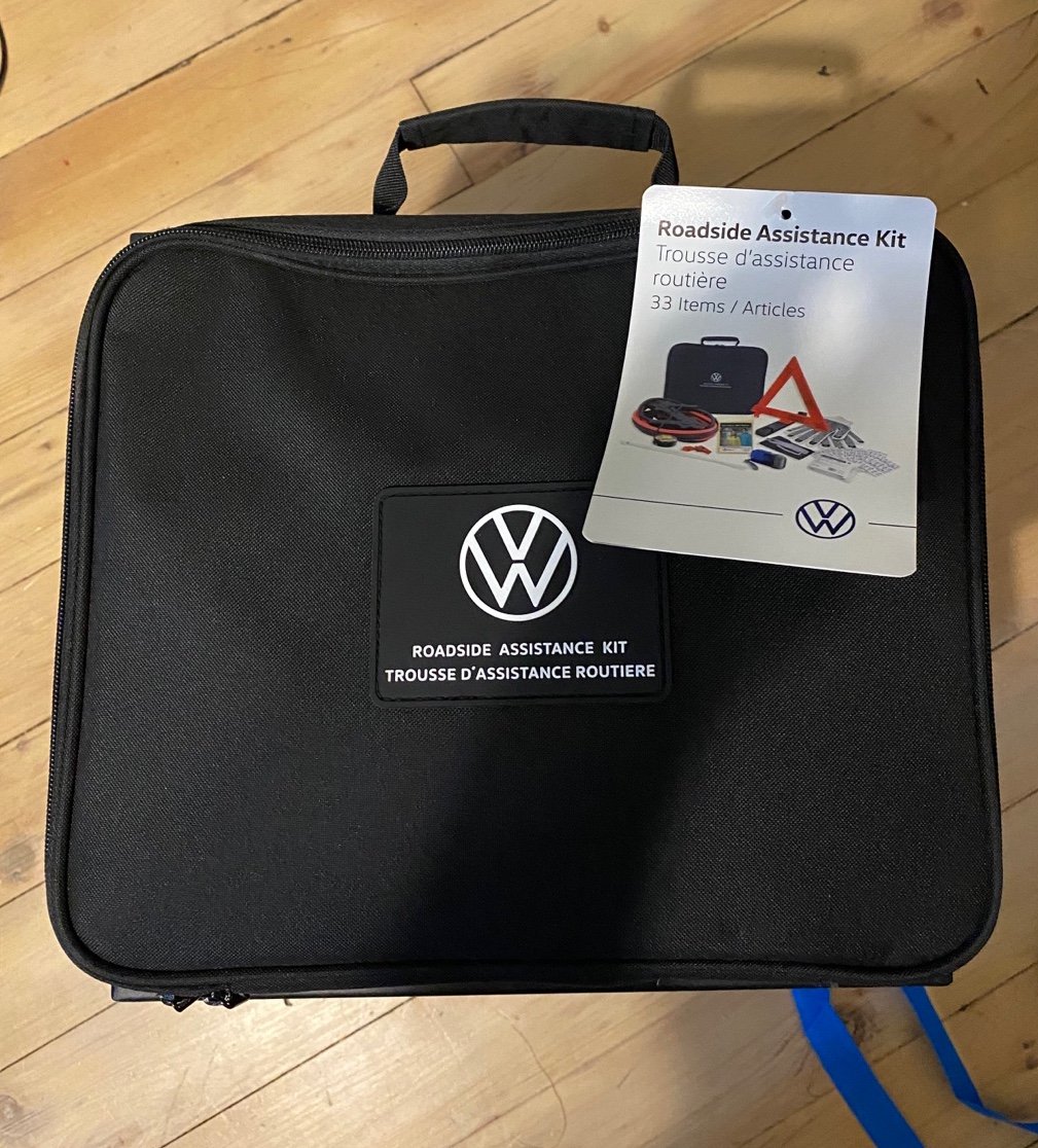 Volkswagen Roadside Asistance Kit 100 NEW