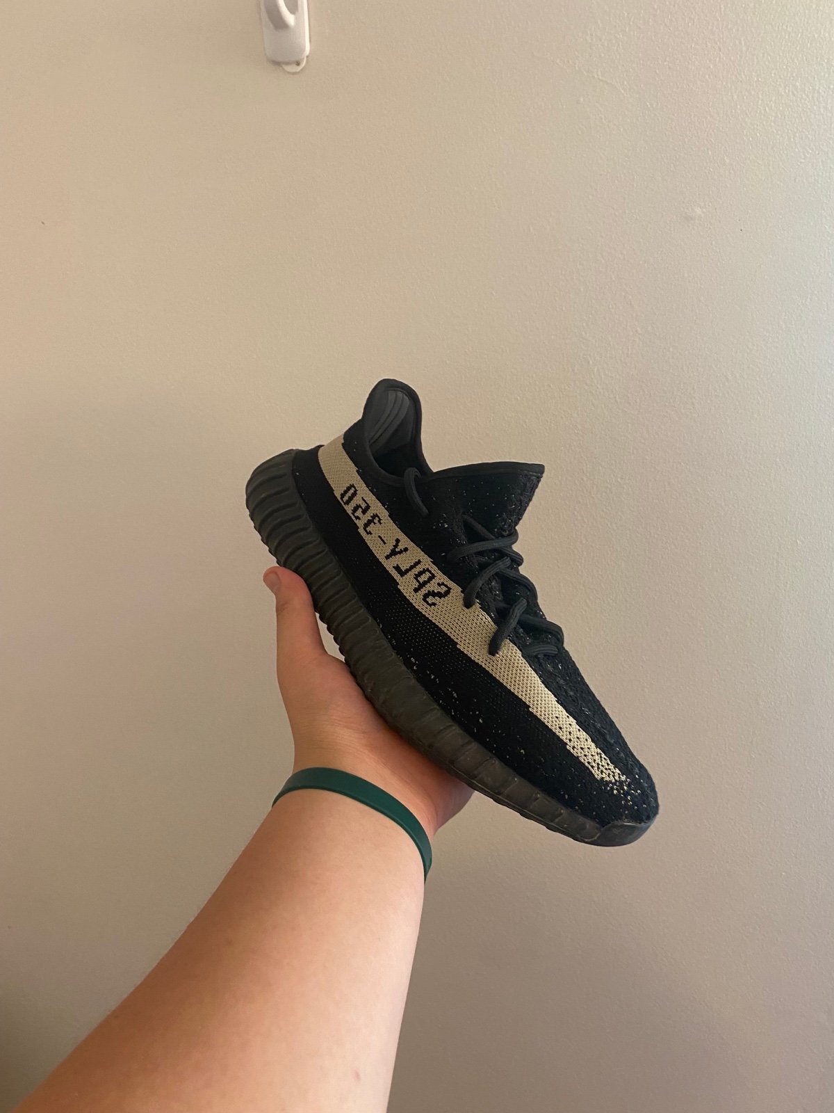 Yeezy Boost 350 v2 ‘Core Black’ Size 9