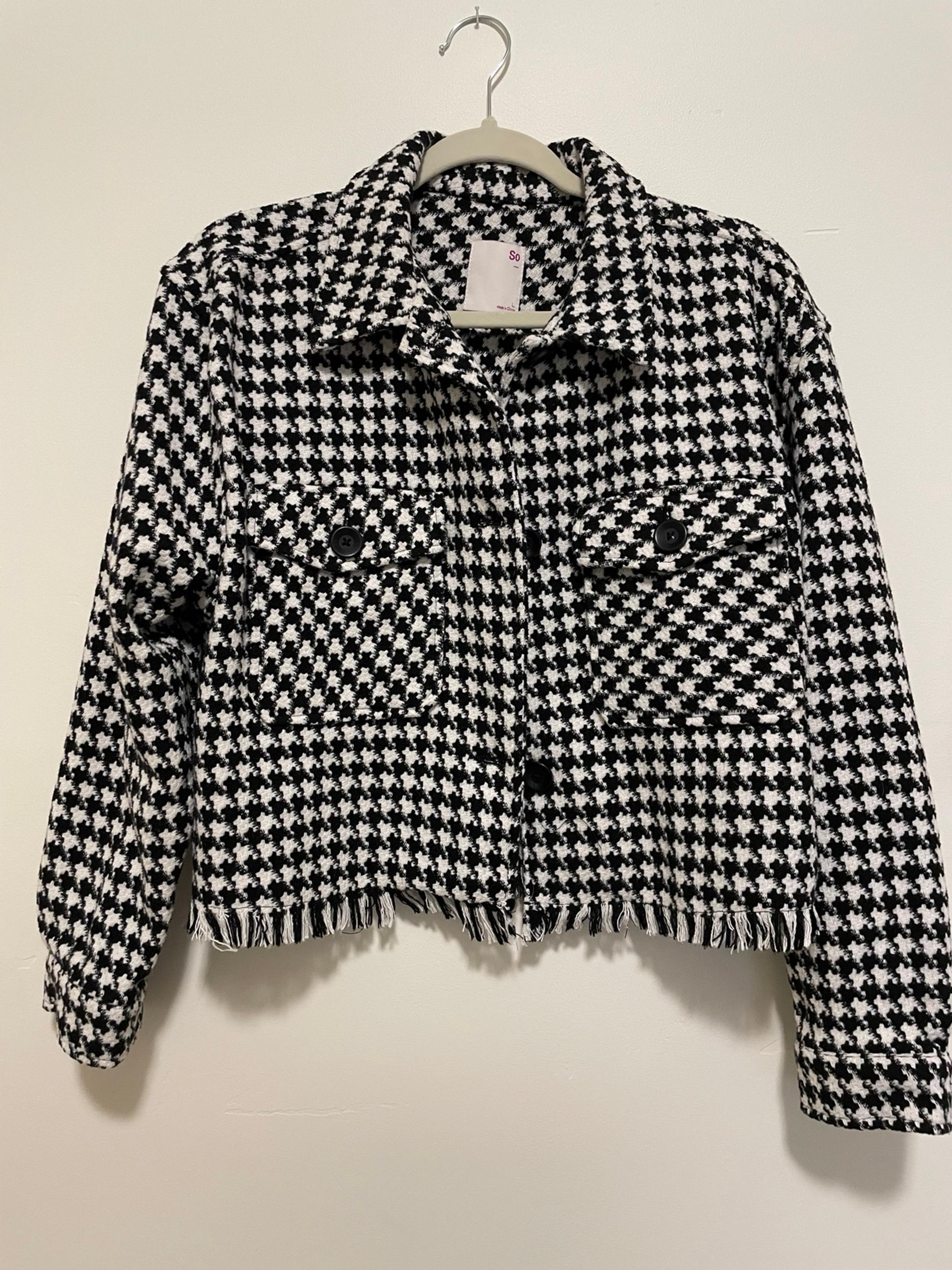 Black and white cropped houndstooth Blazer
