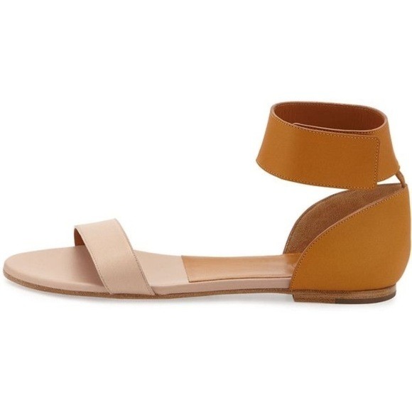 Chloe’ Gala Leather Strap Sandals in Pastel Blush Size 6 with Box