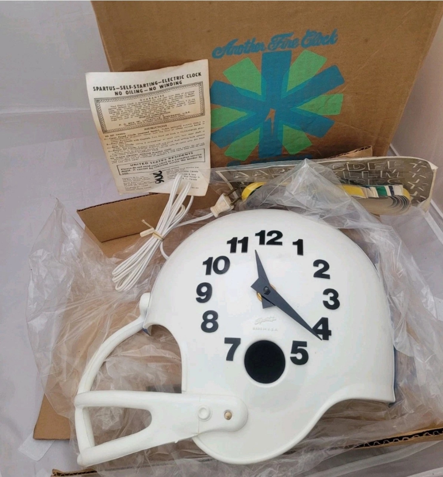 New Old Stock Spartus Football Helmet Clock White With Blue Stripe WORKS 1960s