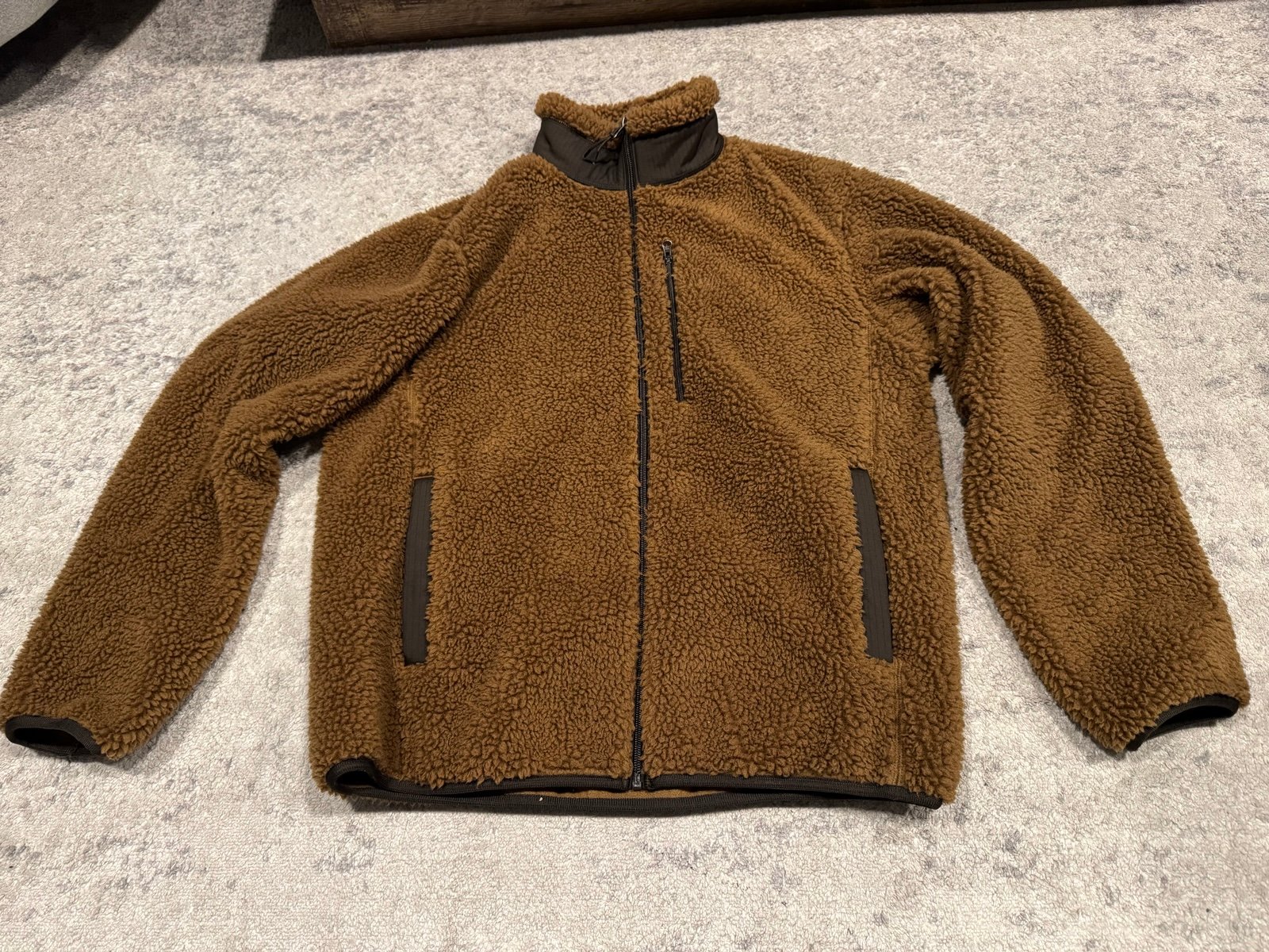 Uniqlo Men’s Size S Windproof Outer Fleece Jacket Fluffy Brown Soft And Puffy