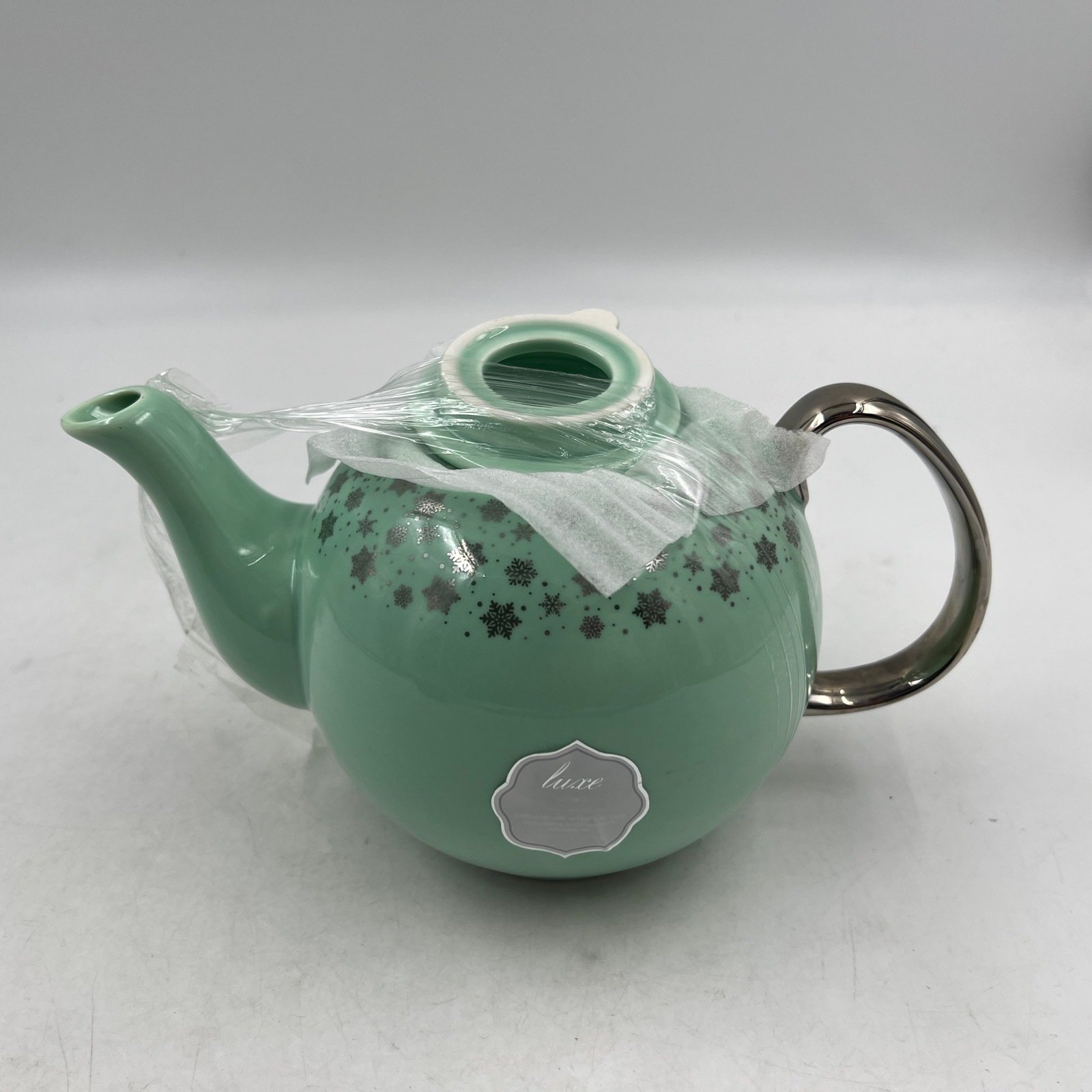 Ciroa Porcelain 2x9in Mint Green Snowflake Teapot CC01B18005