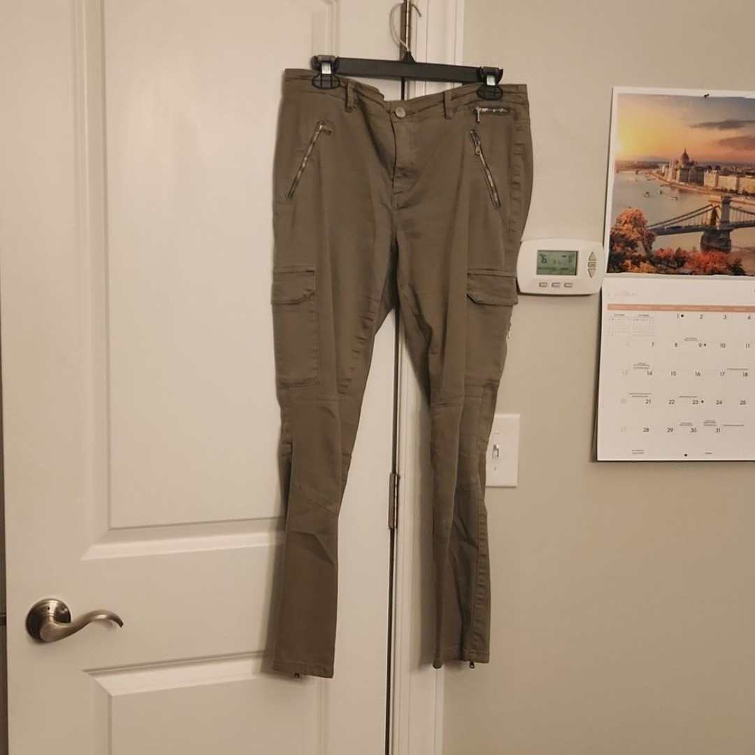 Blank NYC The Reade Crop Olive Green Crop Skinny Jeans Cargo Pockets Size 29/8