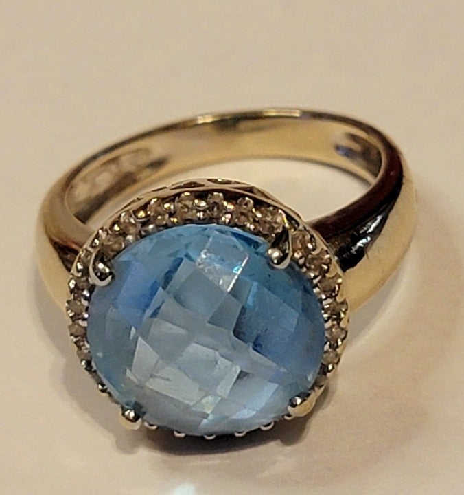 14K WHITE GOLD RING (SIZE 5) with TOPAZ and DIAMONDS !!!