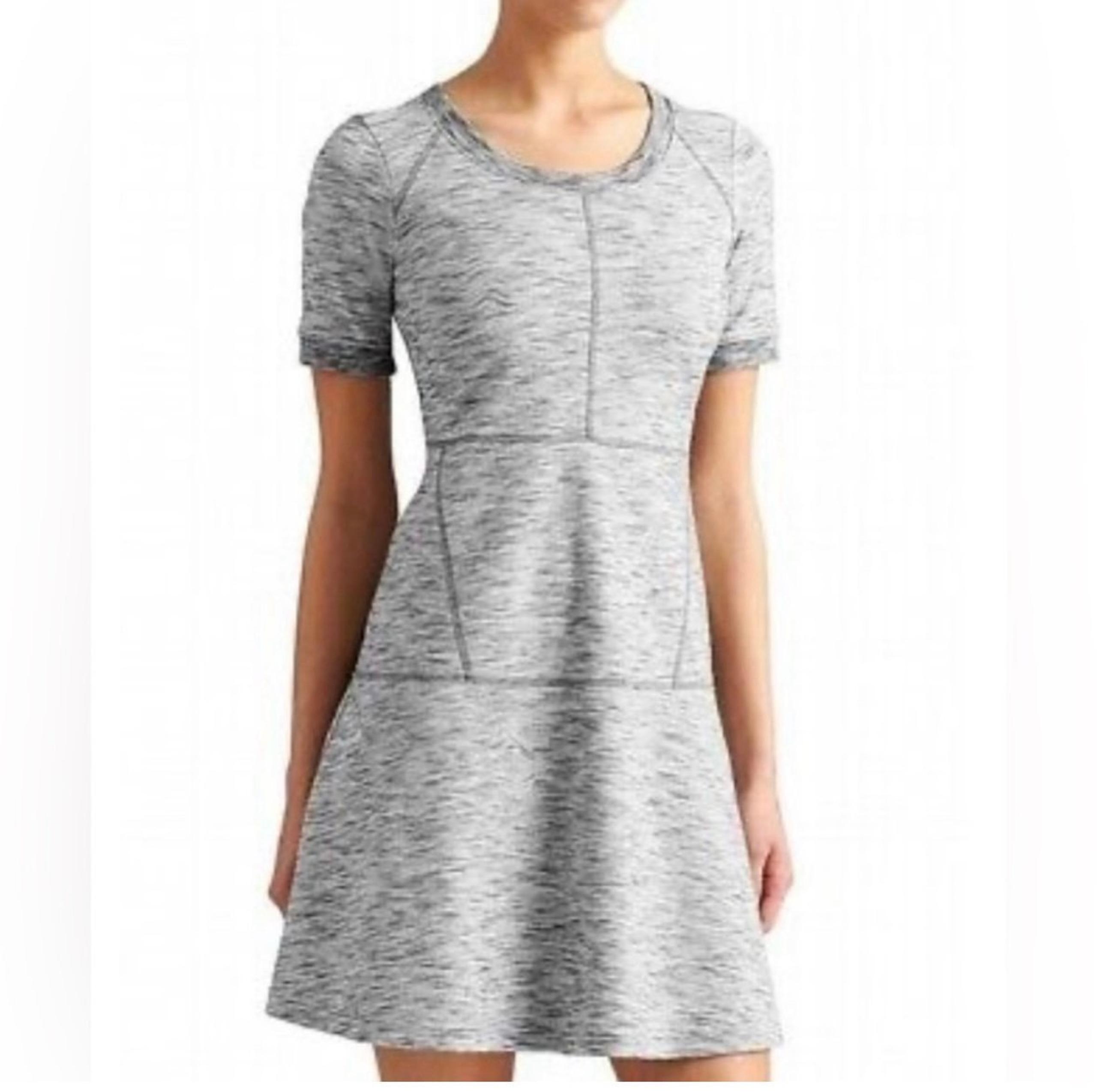 Athleta Textured En Route Travel Dress Size S in
Heather Gray