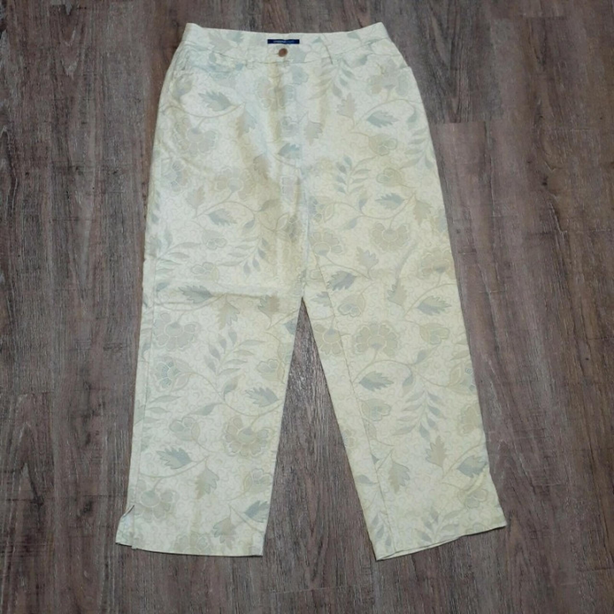 Charter Club Cropped Length Pants Sz 4
