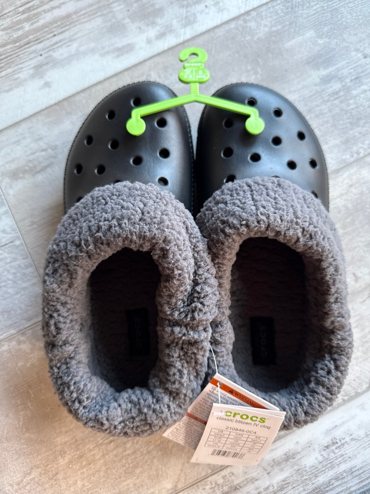BNWT Blitzen Crocs