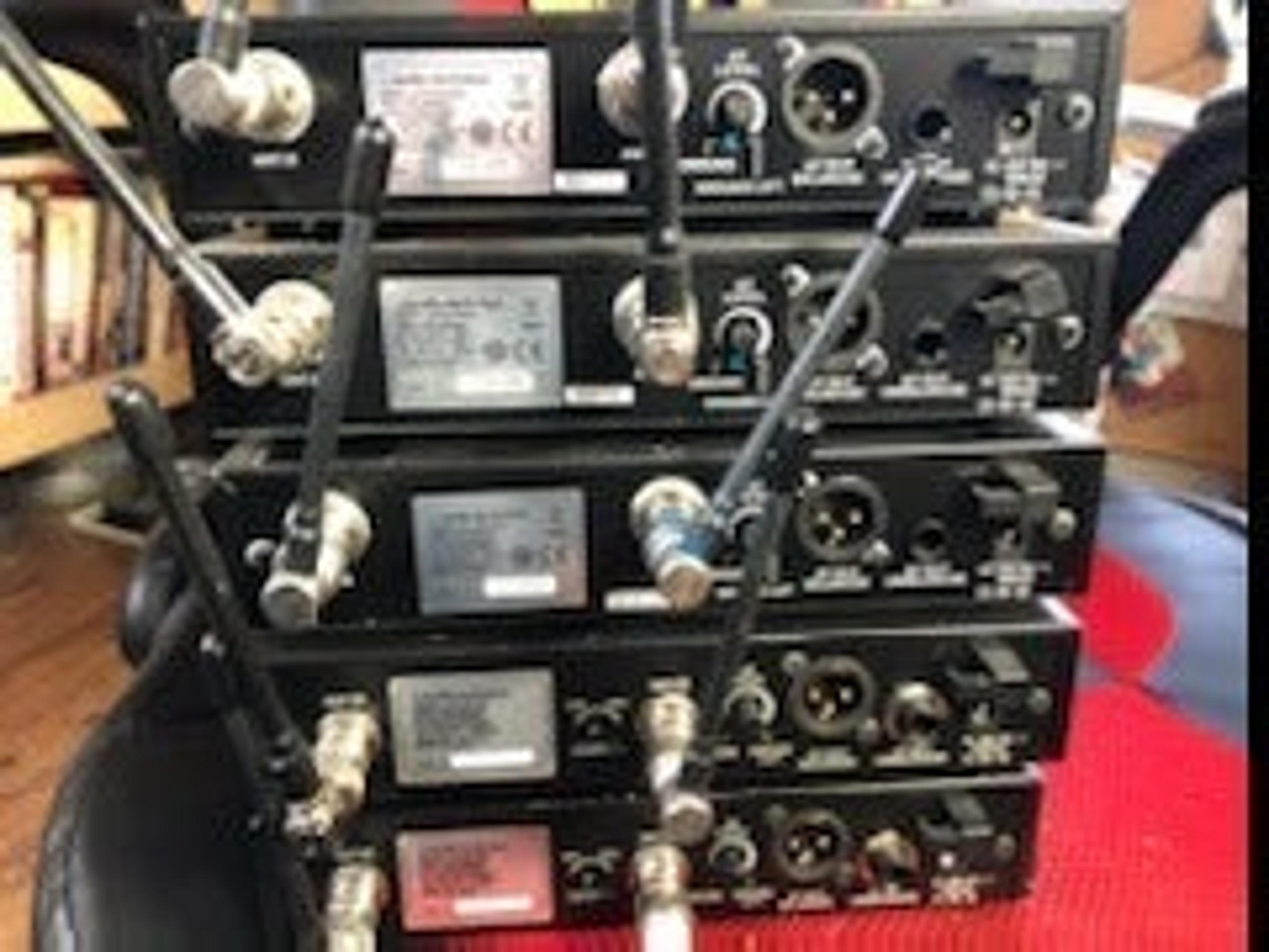 Audio-Technica Model ATW-R3100bD UHF Sy
