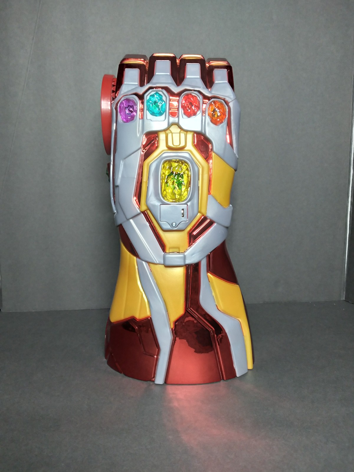 Infinity Gauntlet Disney Thanos Marvel Sipper lights up