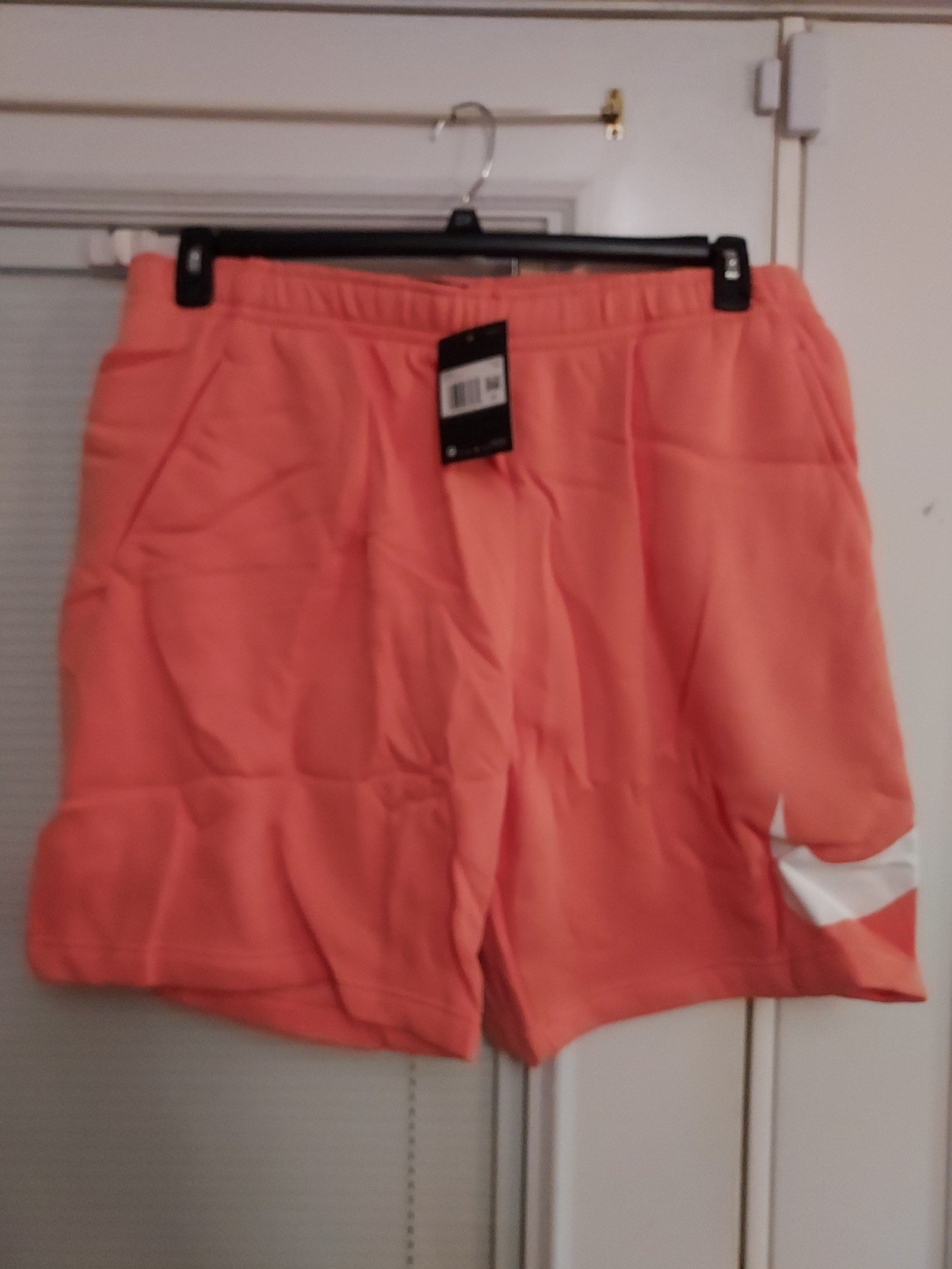 NWT NIKE SIZE XL ORANGE & WHITE SPORTSWEAR CLUB SHORTS
