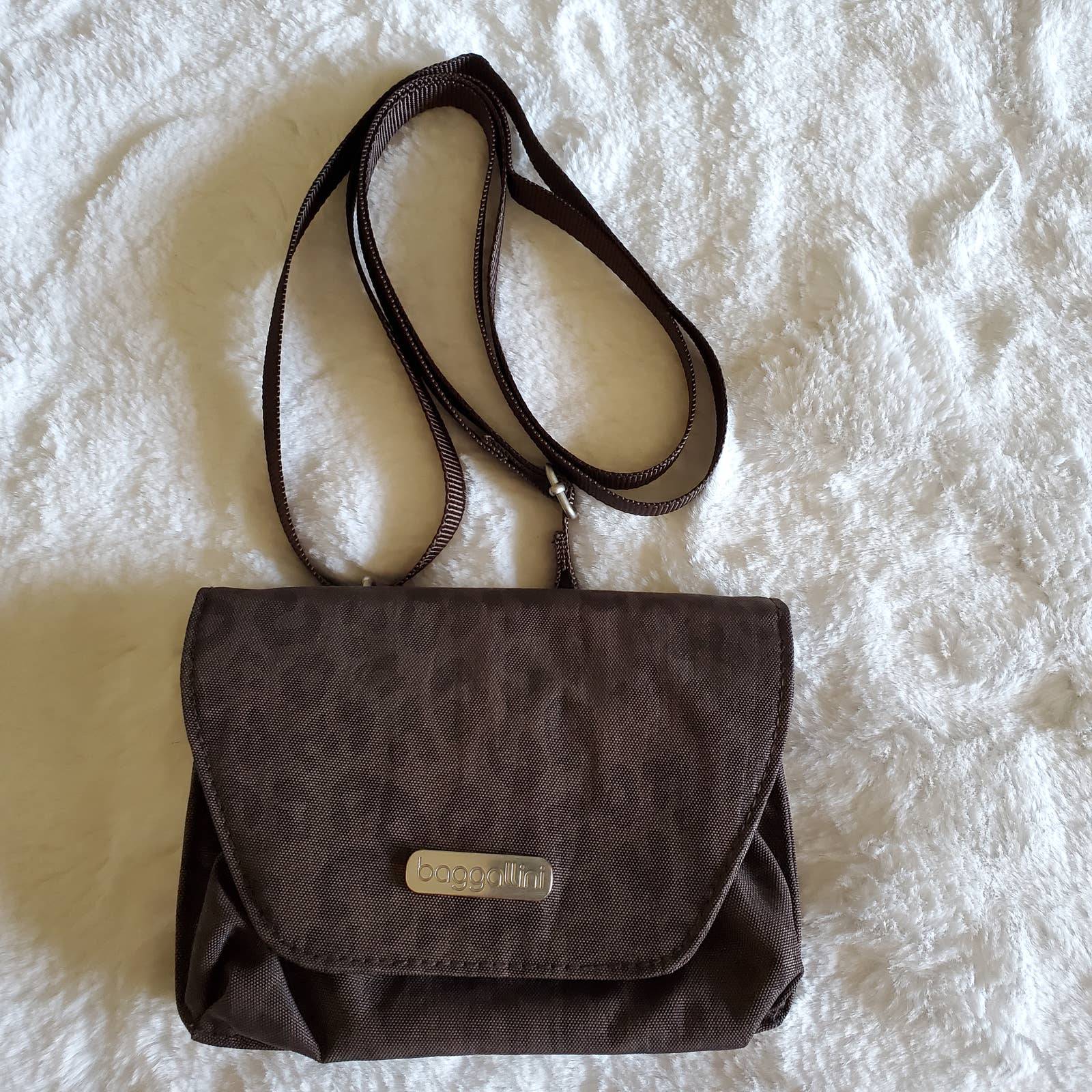 Baggallini Snap Closure Crossbody Bags | Mercari Baggallini Snap Closure Crossbody Bags | Mercari