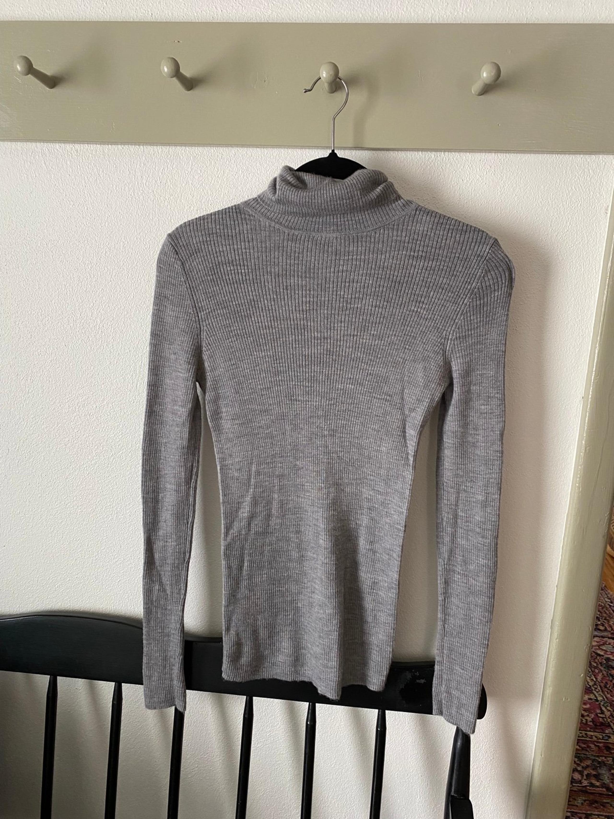 100% wool turtleneck sweater