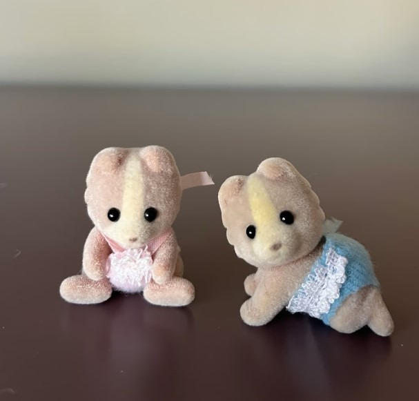 Calico critters/Sylvanian Families farthing puppy dog twins