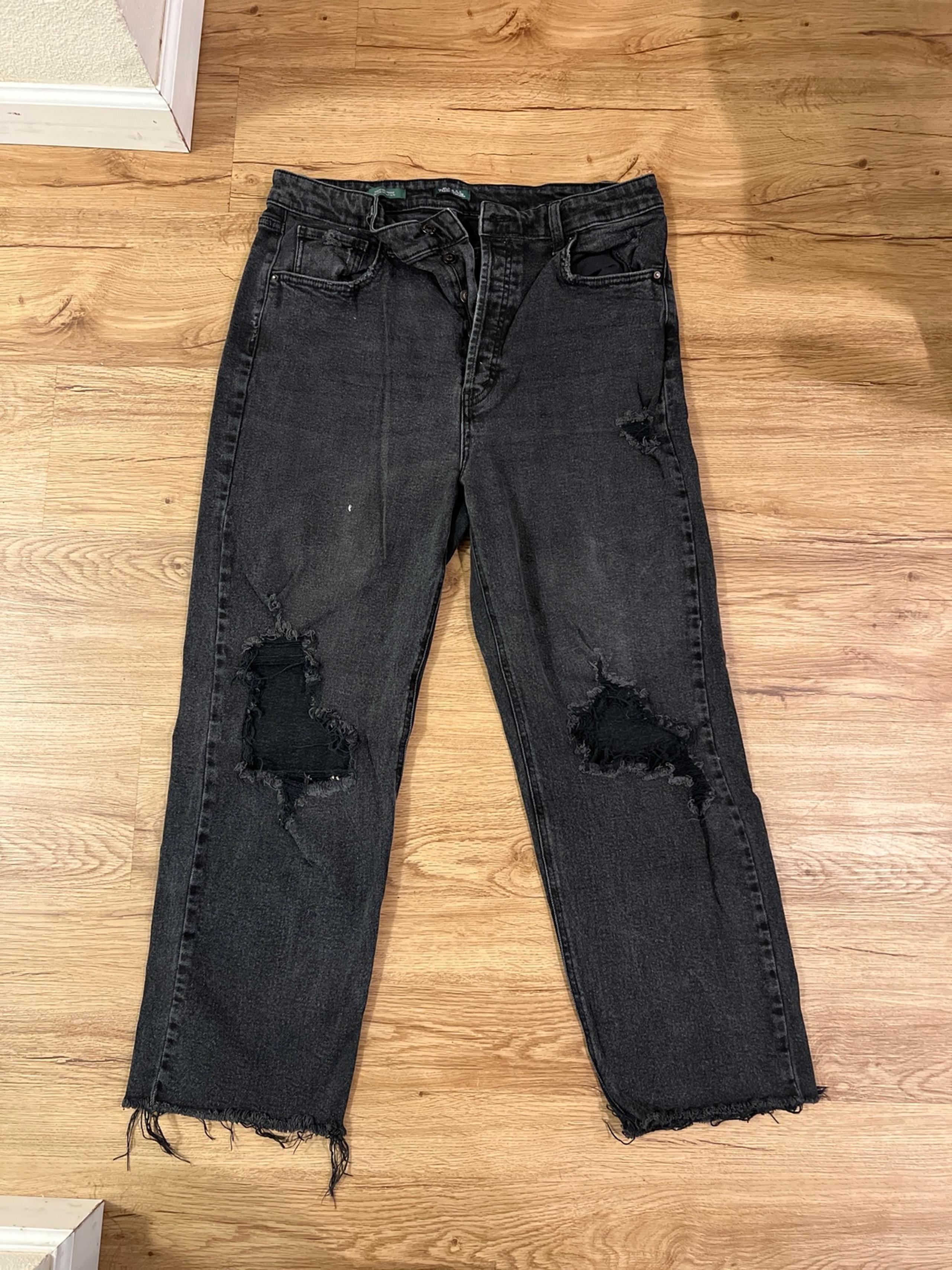 WILD FABLE BUTTON UP RIPPED JEANS