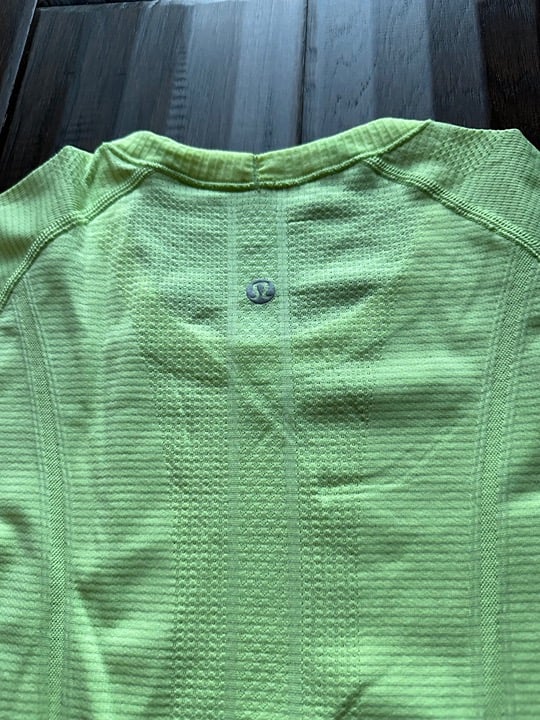 Lululemon Swiftly Tech Long Sleeve Shirt Electric Green Size 6