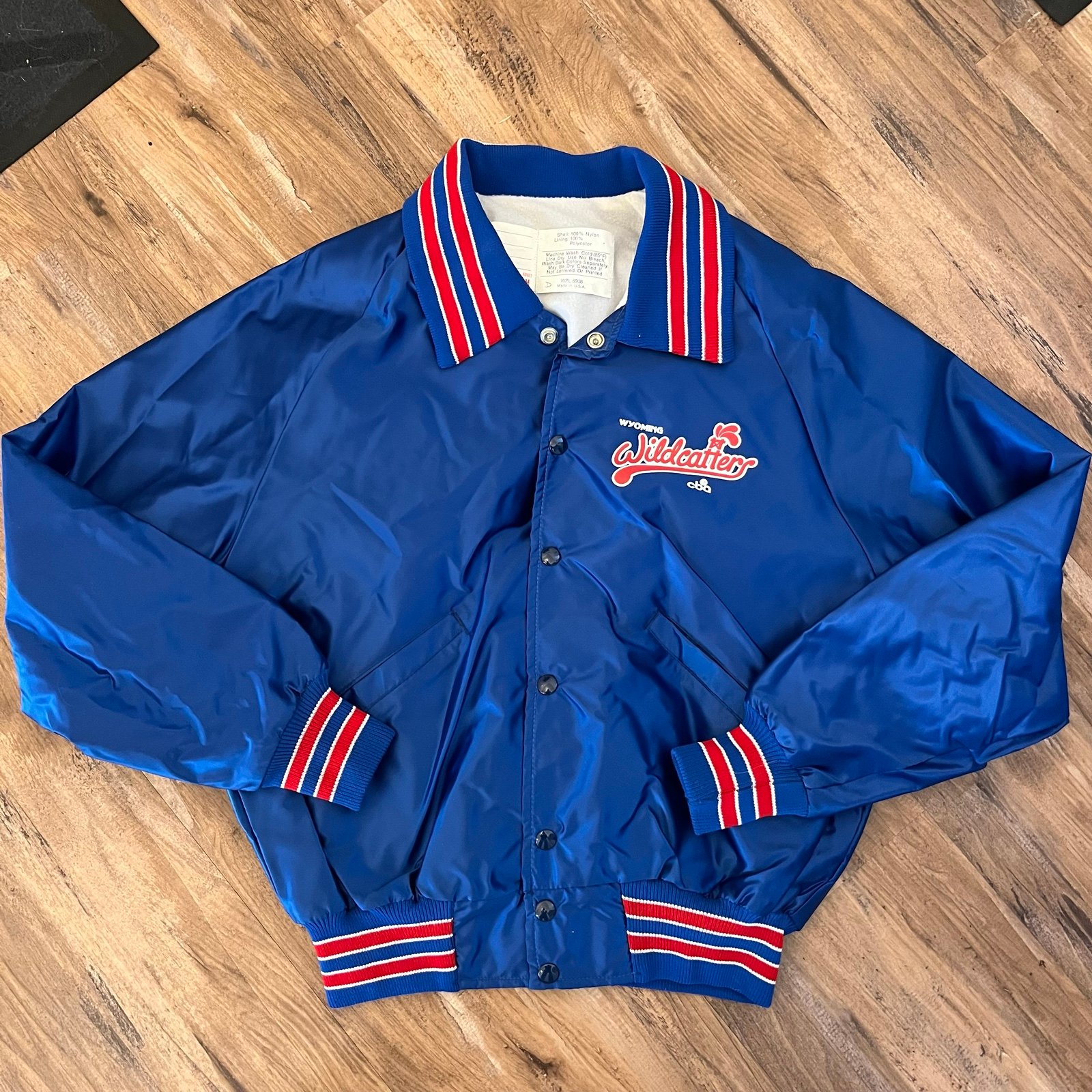 Mens vintage 80s Delong Wyoming wildcatters basketball satin bomber jacket sz M