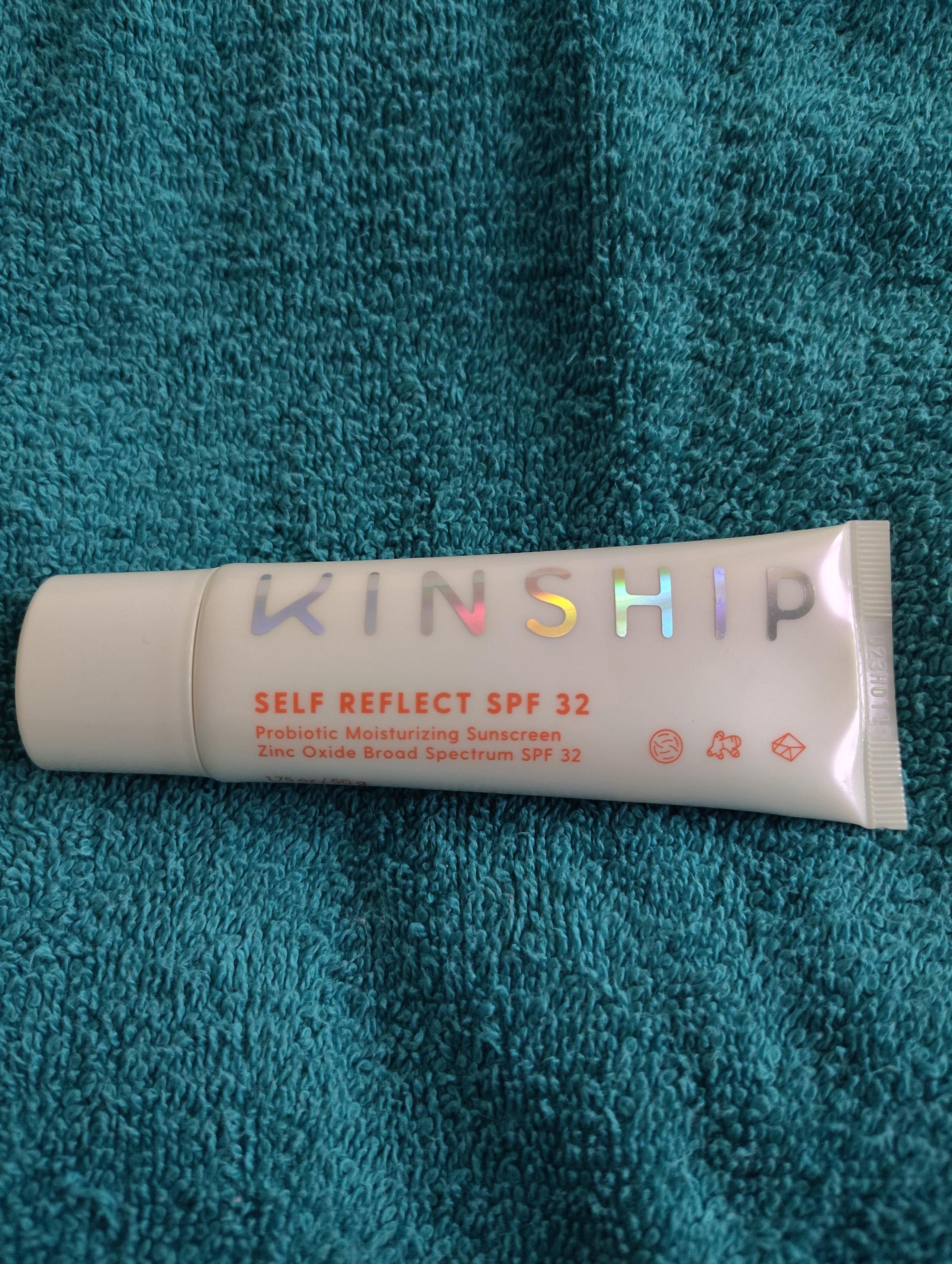 Kinship self reflect SPF 32