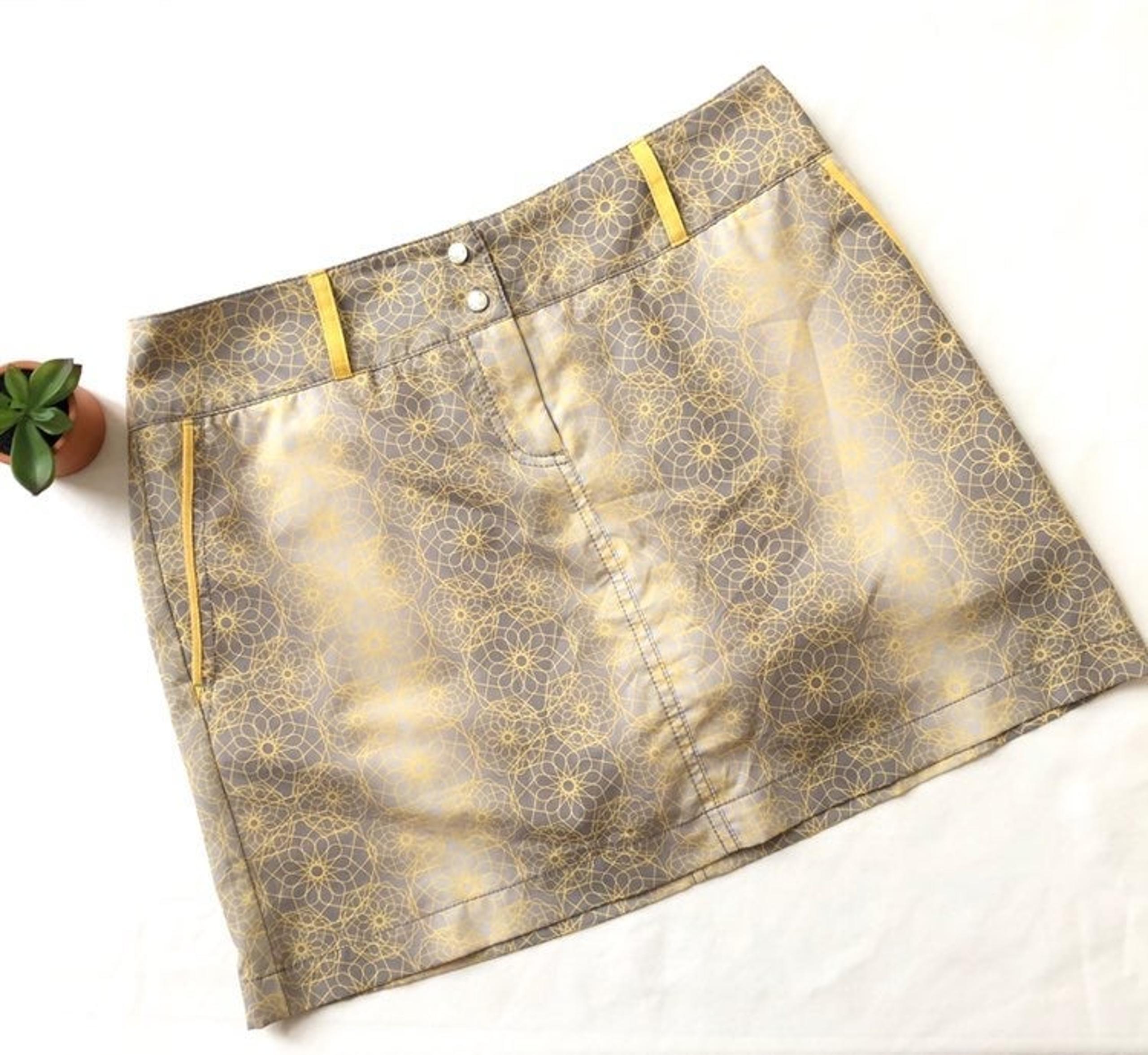 Cutter & Buck golf tennis skirt size 4