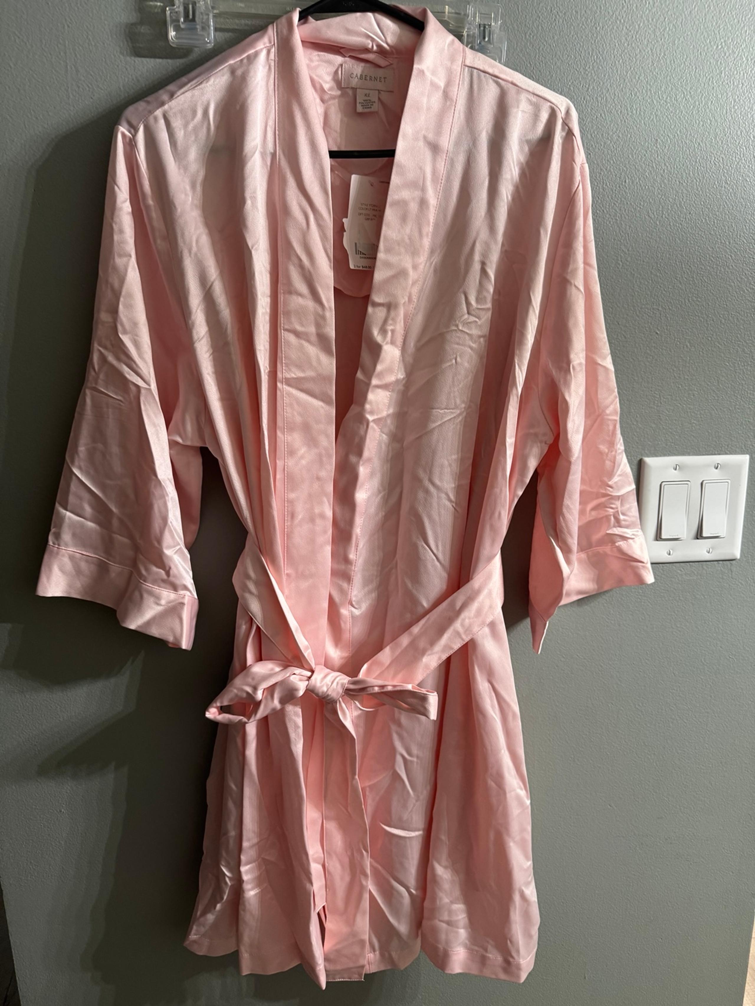 Cabernet women’s pink robe XL NEW