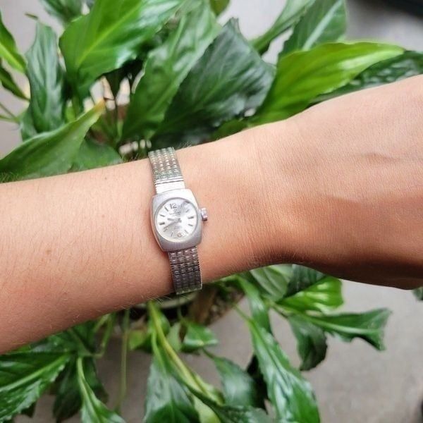 Vintage Swiss Misdany Geneve 17 Rubis Incabloc Classic Silver Watch