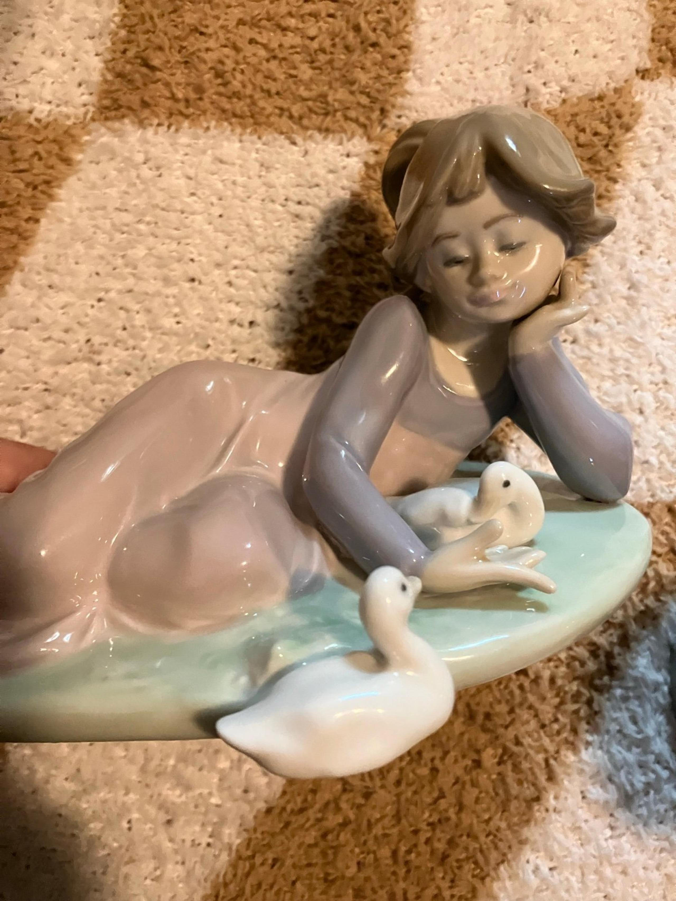 LLADRO #5609 - “playful friends” Girl with Ducks Porcelain Collectible (1989)