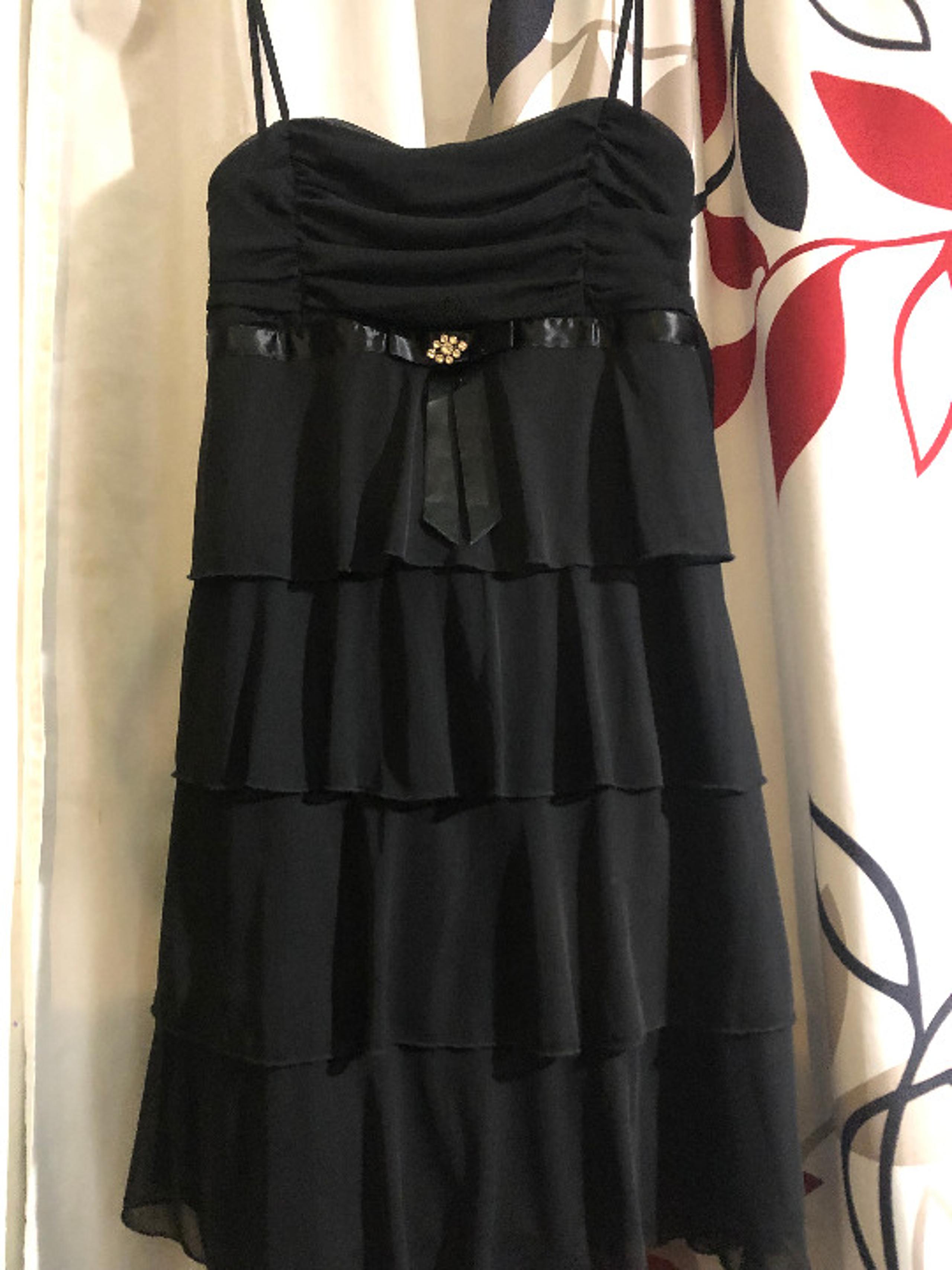 B. Smart Women Black Size Large Sleeveless Party Dress