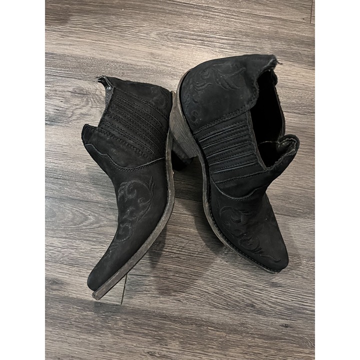 Women's Liberty Black Embroidered Nubuck Suede Booties Size 8 Western witchy