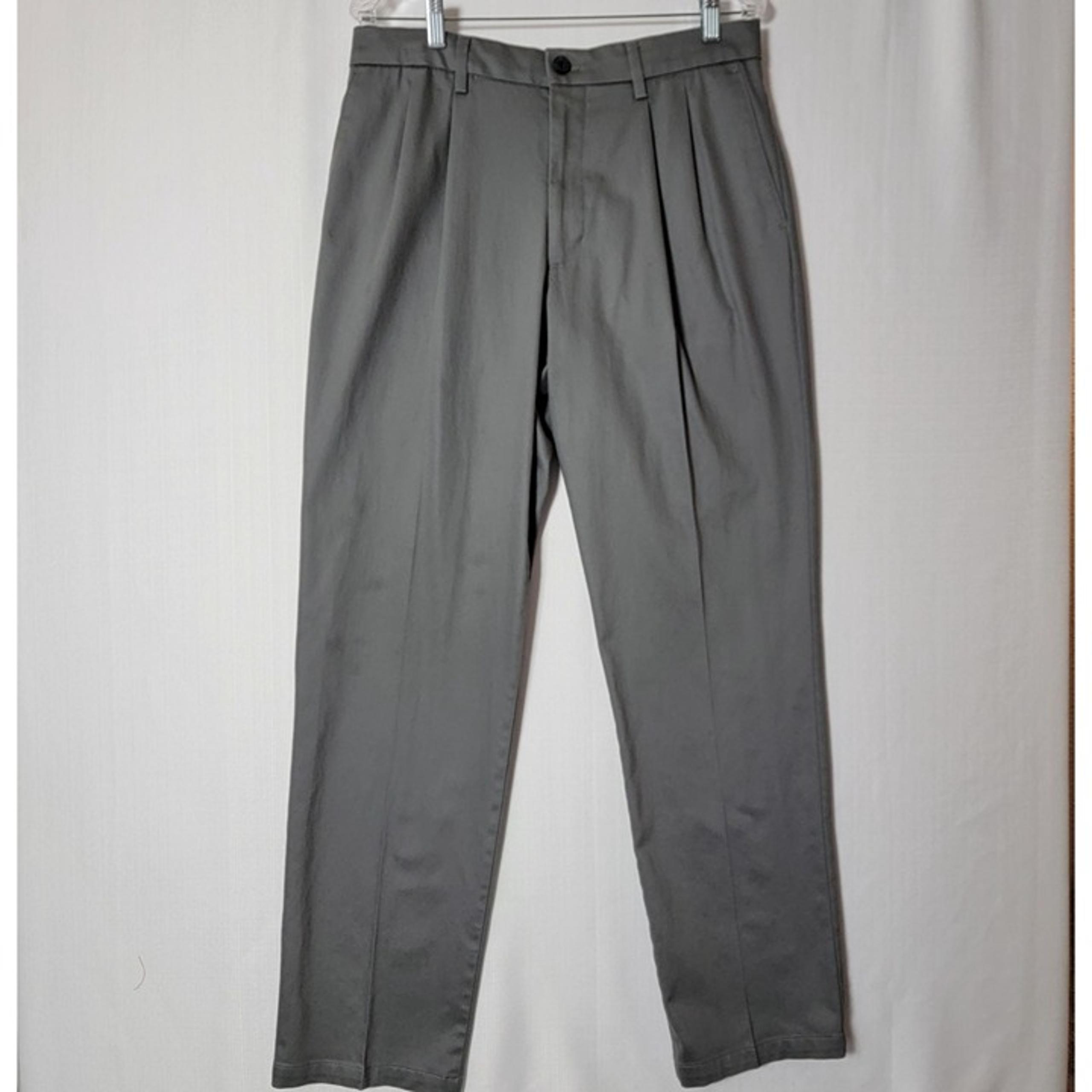 Dockers Mens Classic fit Flex Comfort Dress Pants Size 32 x 34 Pleated Front