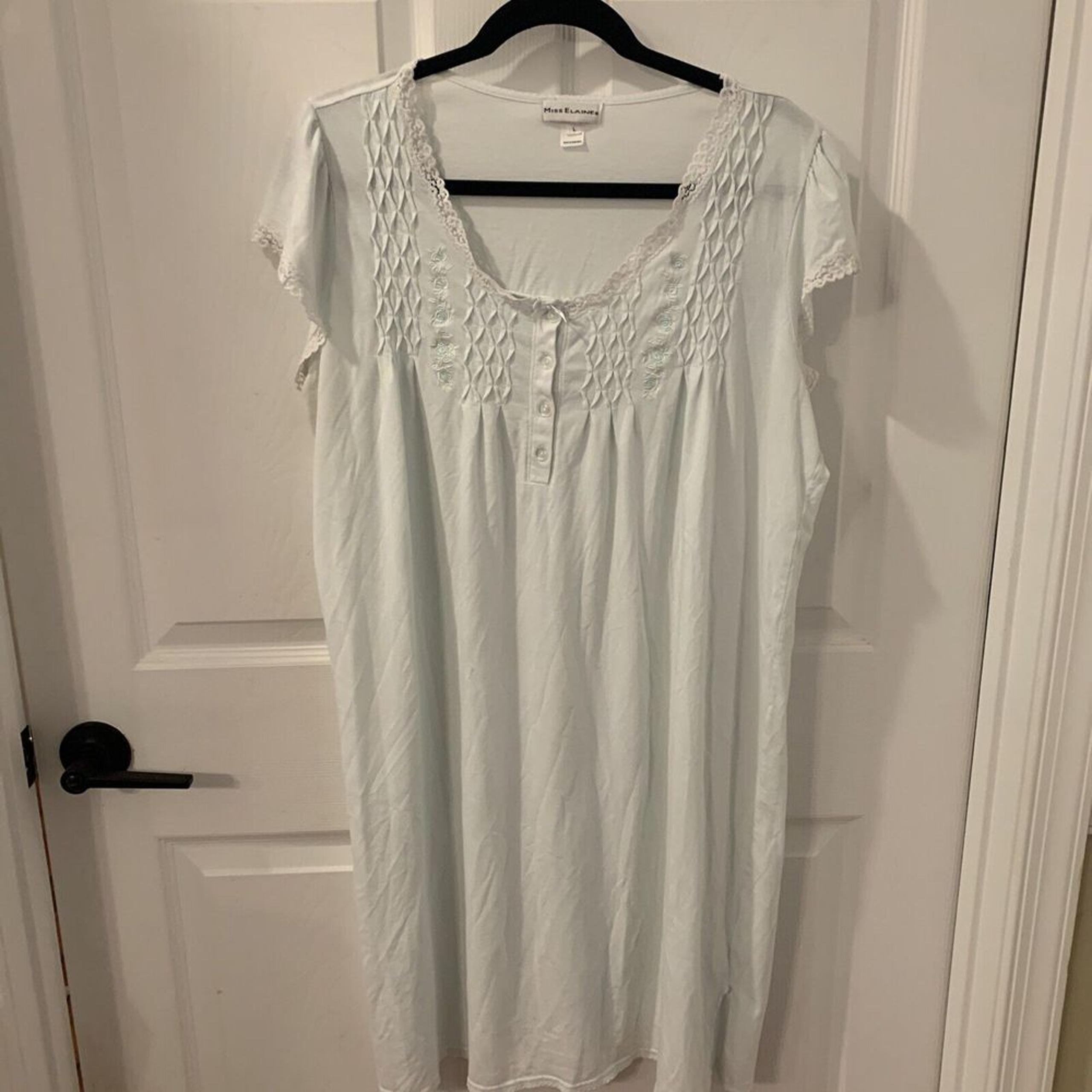 MISS ELAINE Nightgown Women's Blue Embroidered Short Sleeve Lace size Large