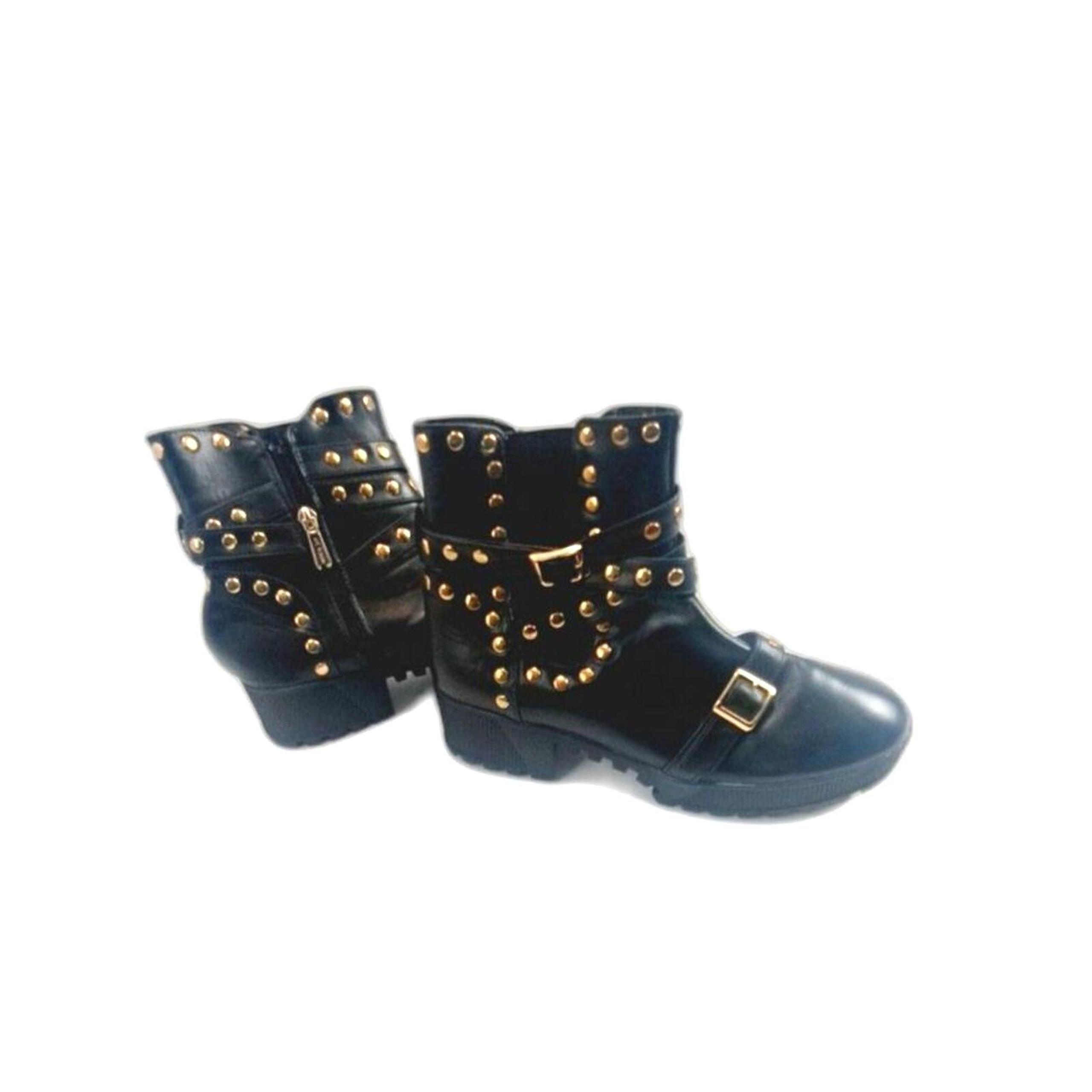Cape Robbin Ankle Black Studded/Buckle Women's Boots with Heel  Size 6 New