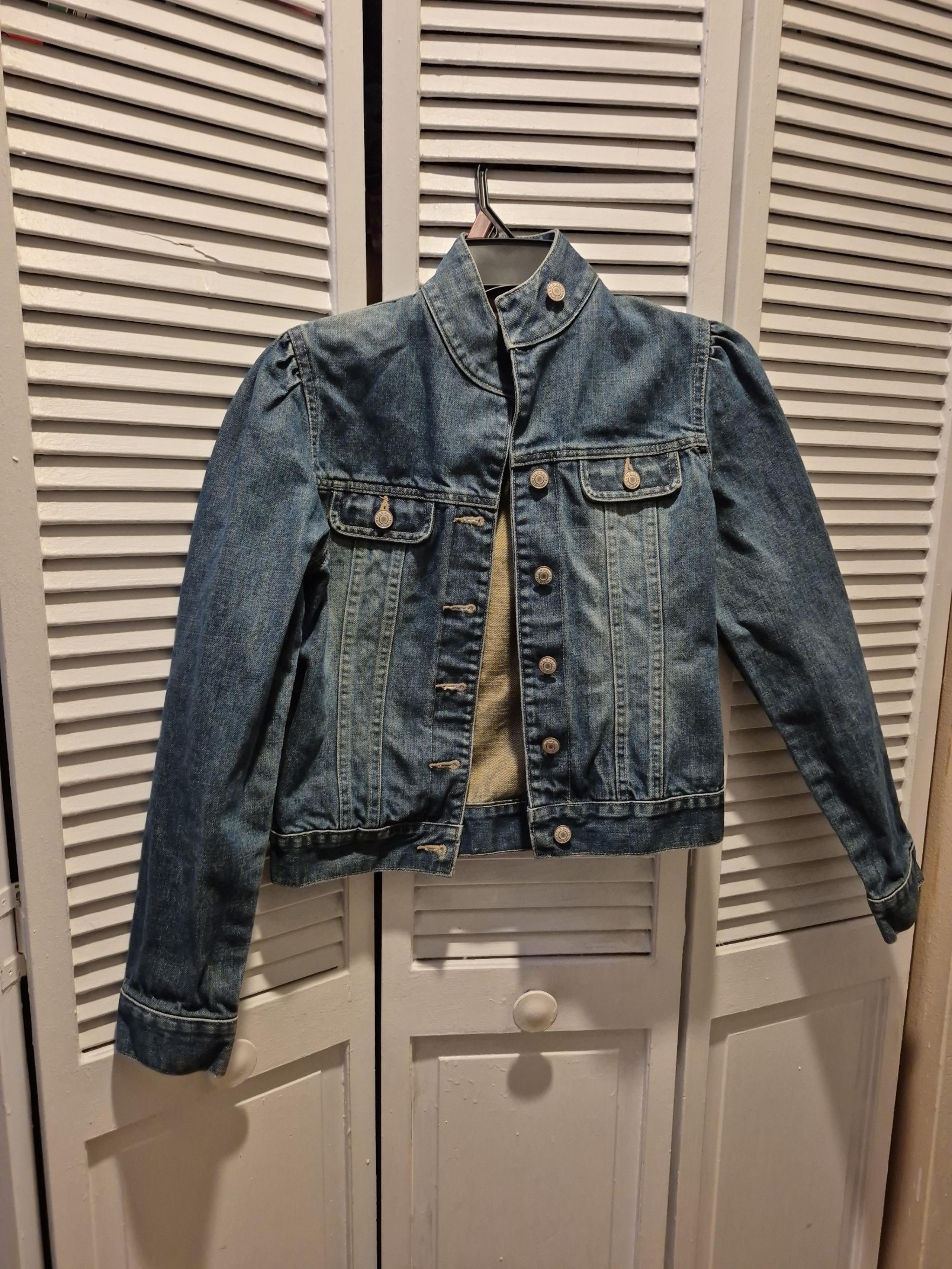 Vintage y2k  old navy  jean jacket  size  XS