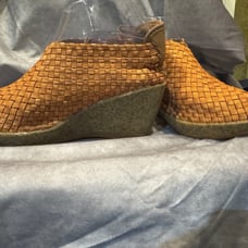 Bernie Mev Women's Woven Wedge Shoes - Tan 8M
