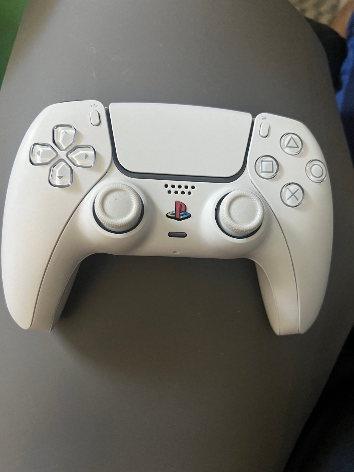 PS5 controller WHITE TOP is back. Great condition .REAL PS button