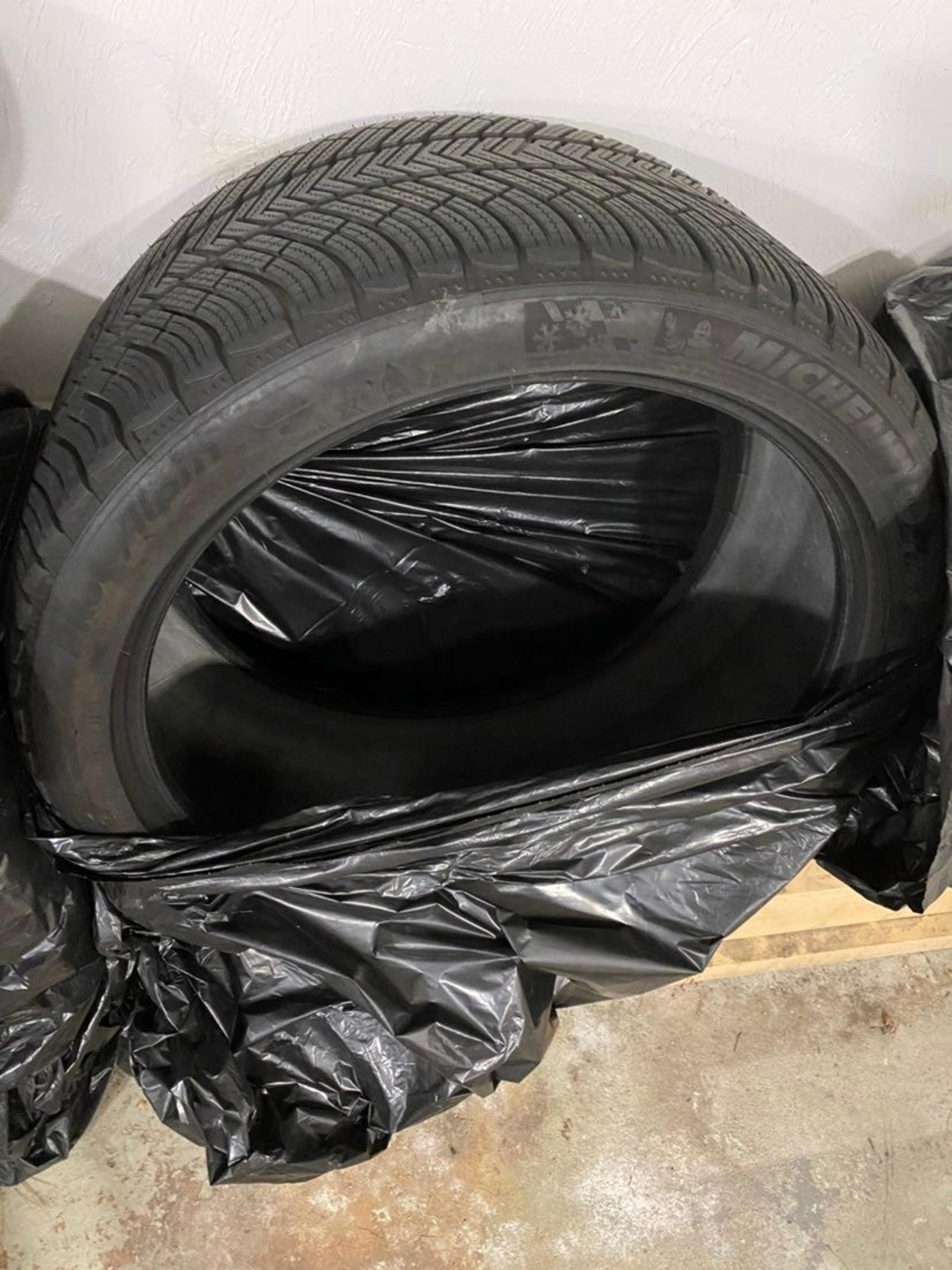 Michelin Tires PilotAlpine PA4 285/35R20