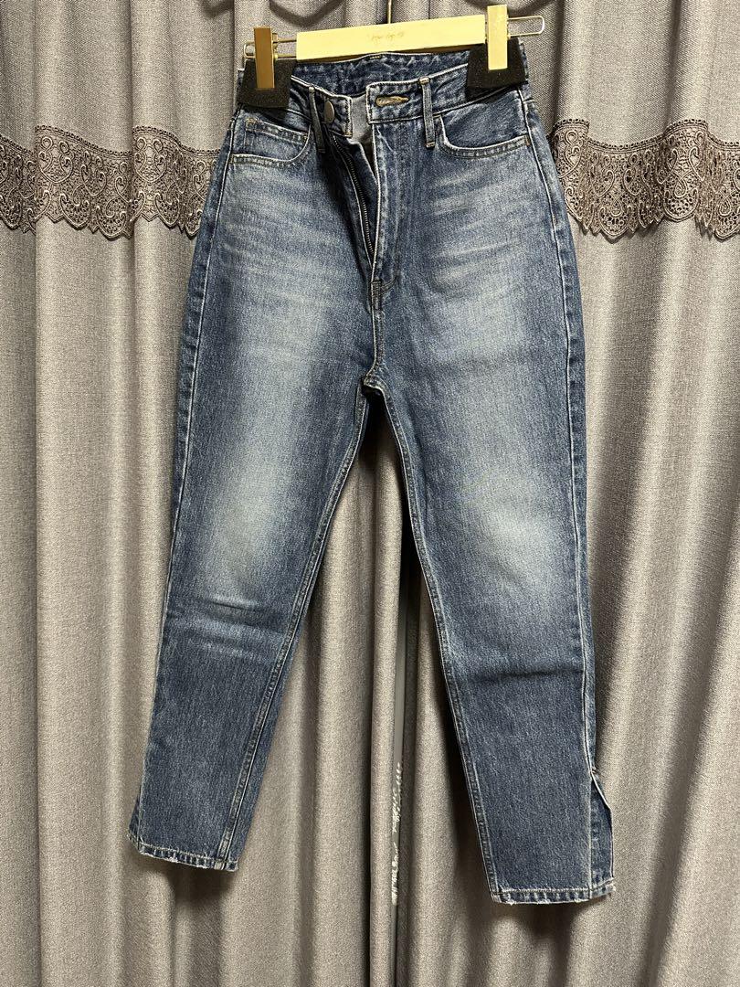 Her lip to high waist denim Tokyo blue