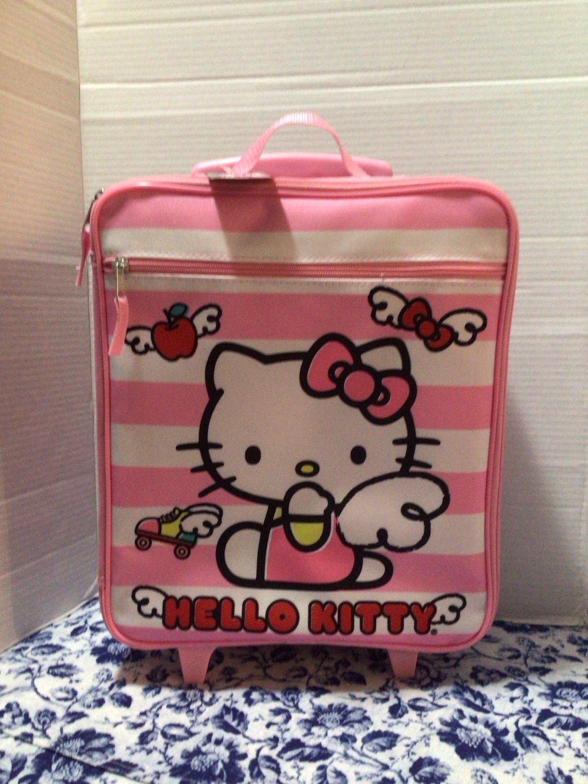 #34QR SANRIO HELLO KITTY 14”x12” Pull Suitcase